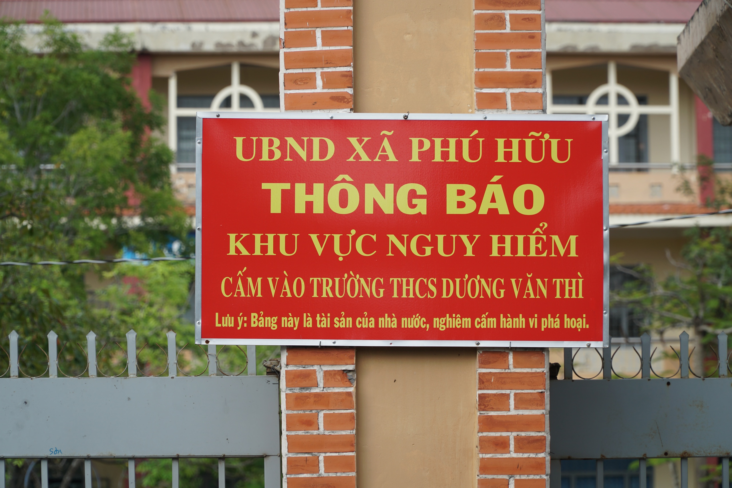 Phát hiện hàng loạt sai phạm tại ngôi trường 13 tỉ đồng bỏ hoang- Ảnh 2.