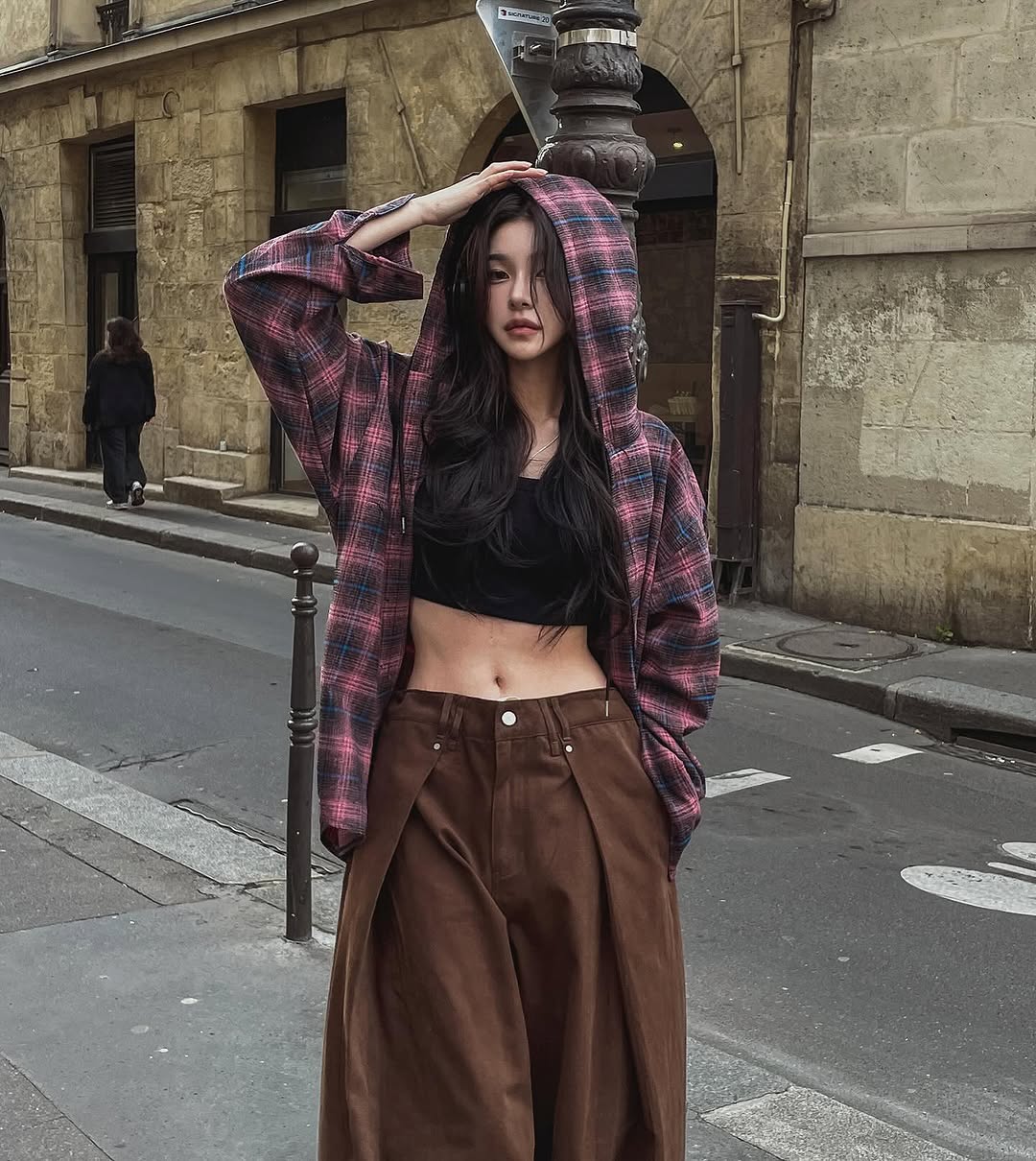 Perfektním společníkem na každý výlet jsou tepláky - Foto 3. Bạn đồng hành hoàn hảo cho mọi cuộc chơi gọi tên quần jogger- Ảnh 3.