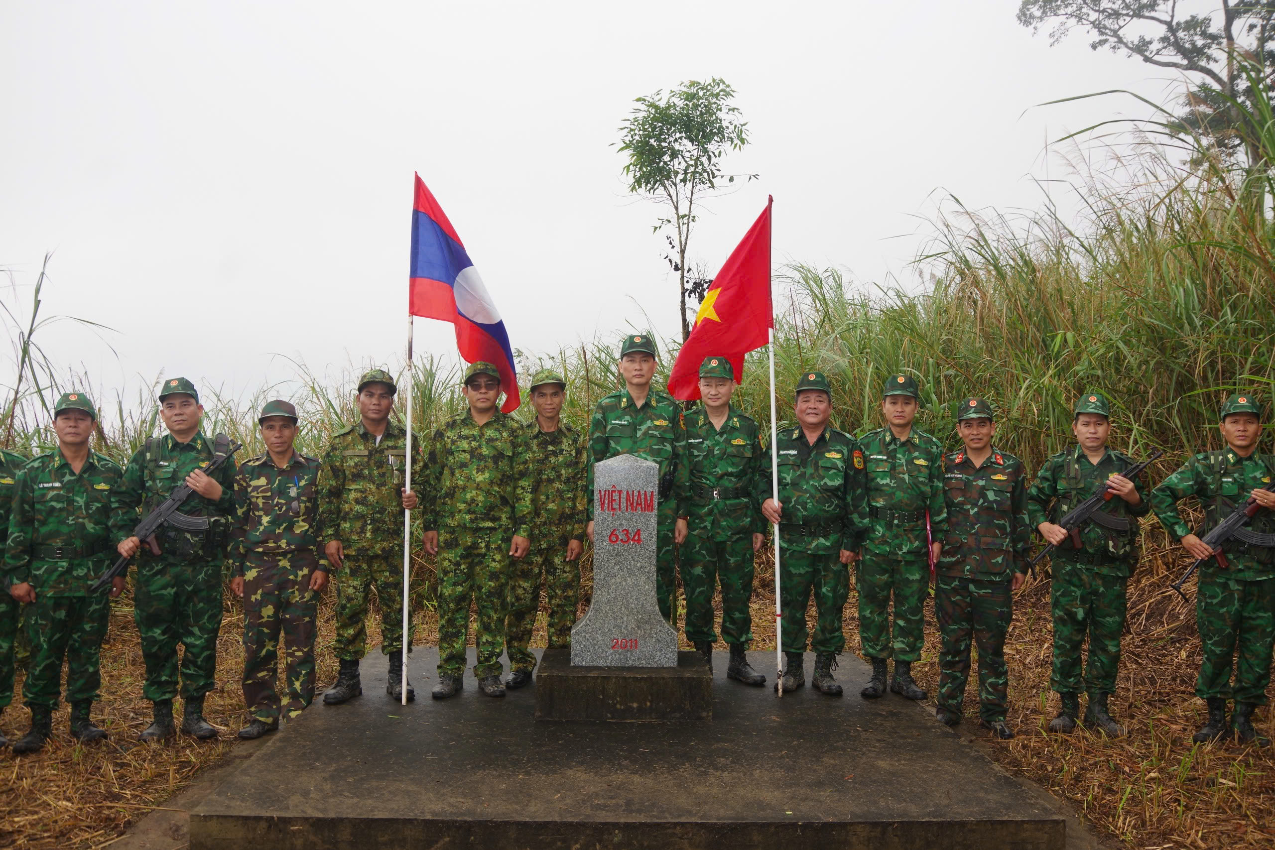 Tổ chức tuần tra song phương ở biên giới Việt - Lào- Ảnh 3.