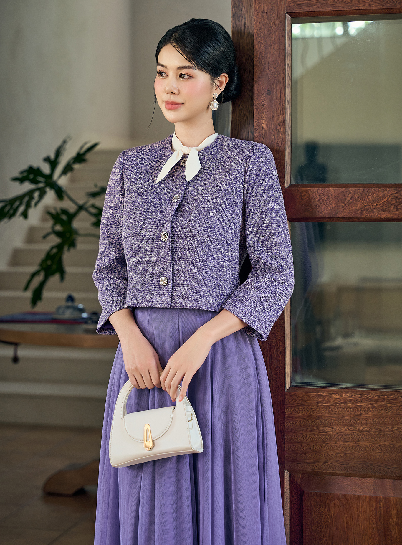 با ظاهر شیک و زیبای یک جلیقه، همیشه از زمستان لذت ببرید - عکس ۳. Tận hưởng mùa đông với vẻ sang chảnh, thanh lịch mọi lúc của áo vest- Ảnh 3.