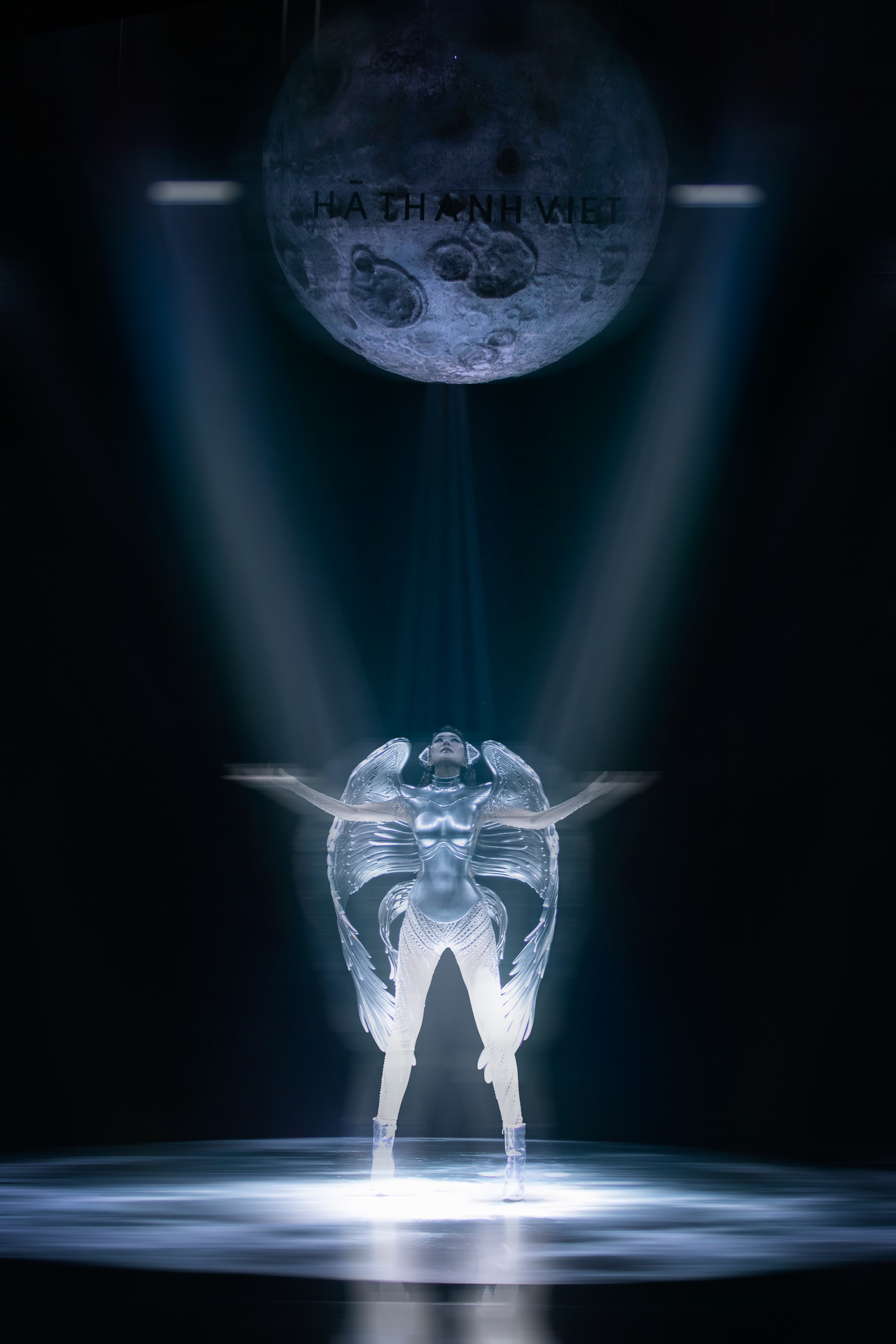 Thanh Hang och Bao Ngoc uppträdde imponerande i Ha Thanh Viet-showen - Foto 2. Thanh Hằng và Bảo Ngọc trình diễn ấn tượng trong show Hà Thanh Việt- Ảnh 2.