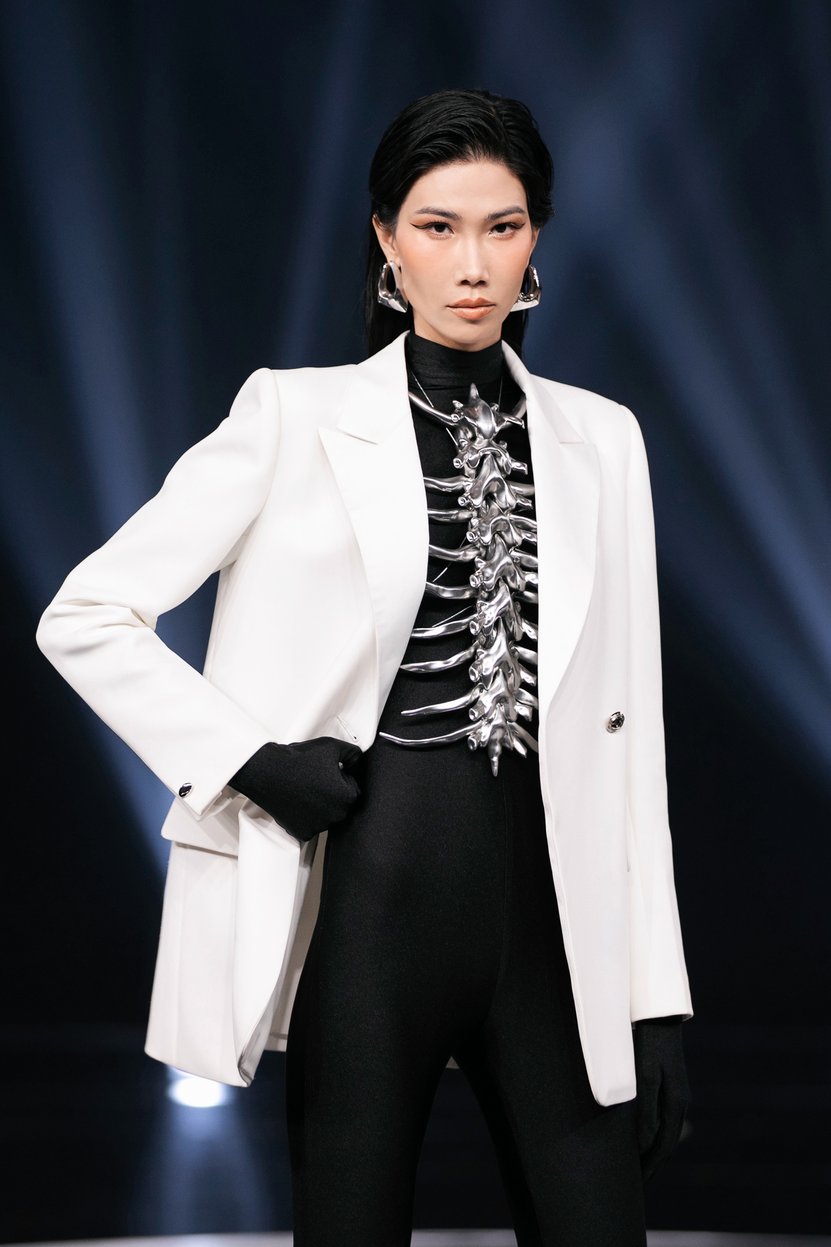 Thanh Hang och Bao Ngoc uppträdde imponerande i Ha Thanh Viet-showen - Foto 19. Thanh Hằng và Bảo Ngọc trình diễn ấn tượng trong show Hà Thanh Việt- Ảnh 19.