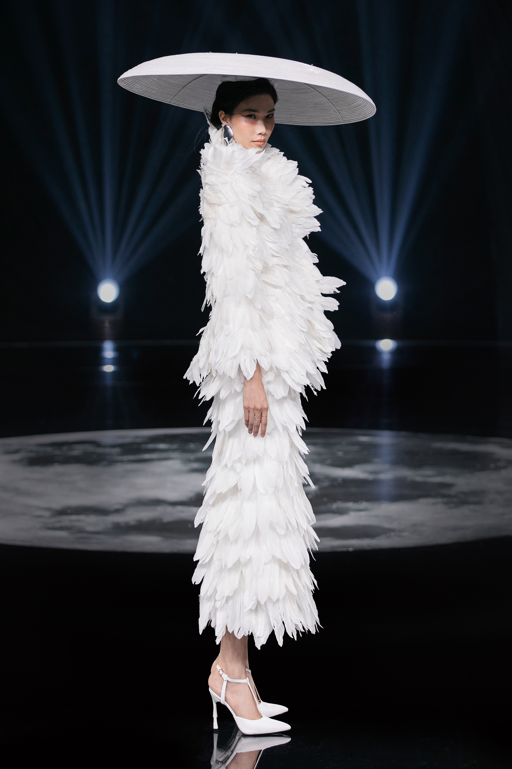 Thanh Hang och Bao Ngoc uppträdde imponerande i Ha Thanh Viet-showen - Foto 7. Thanh Hằng và Bảo Ngọc trình diễn ấn tượng trong show Hà Thanh Việt- Ảnh 7.