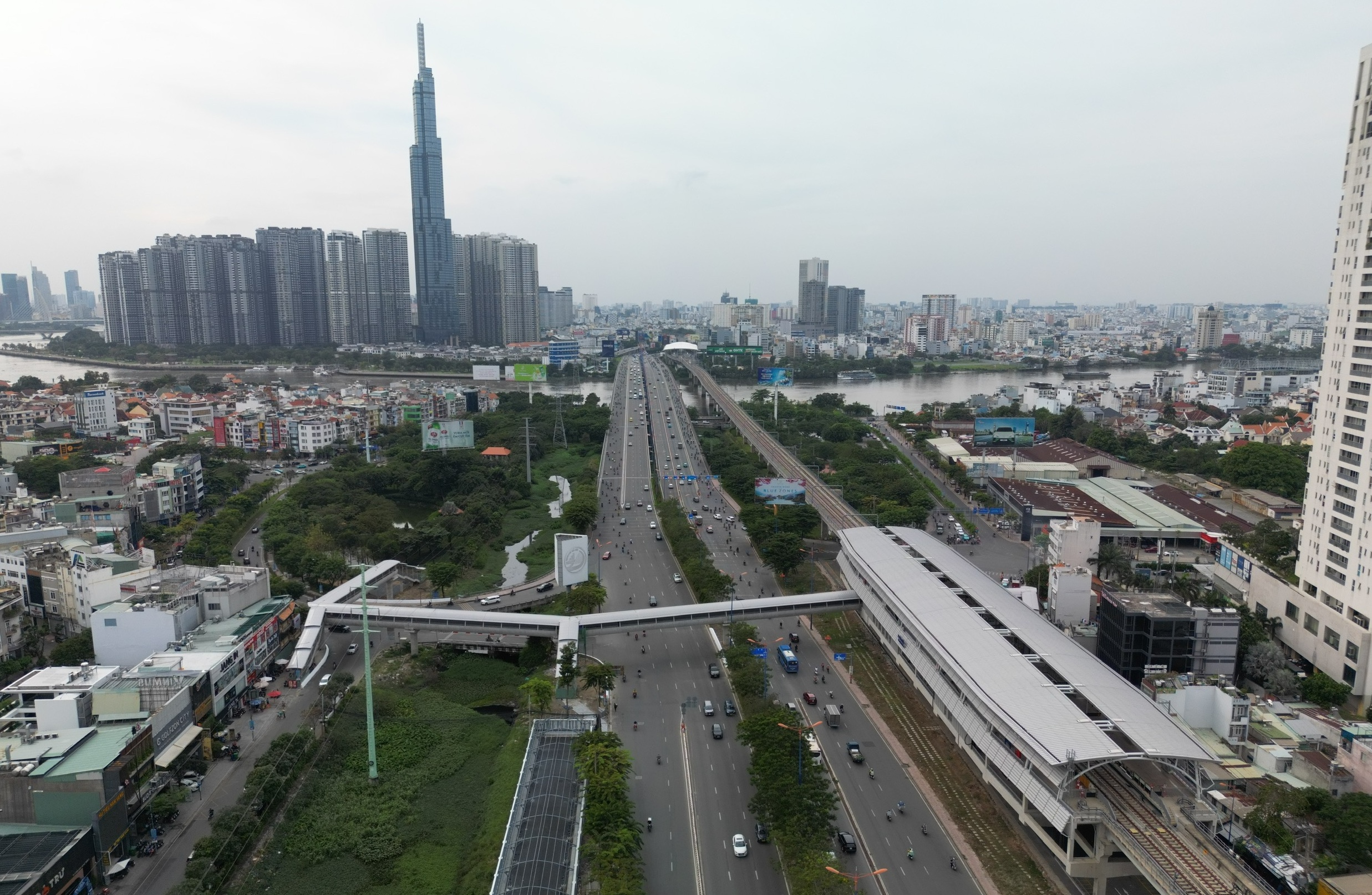 Ngắm các nhà ga metro Bến Thành - Suối Tiên có cầu vượt, giúp người dân dễ dàng đón tàu- Ảnh 1.