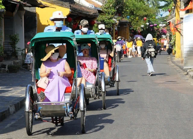 Sang nhượng suất đạp xích lô, chèo ghe ở Hội An với giá hàng trăm triệu đồng- Ảnh 1.