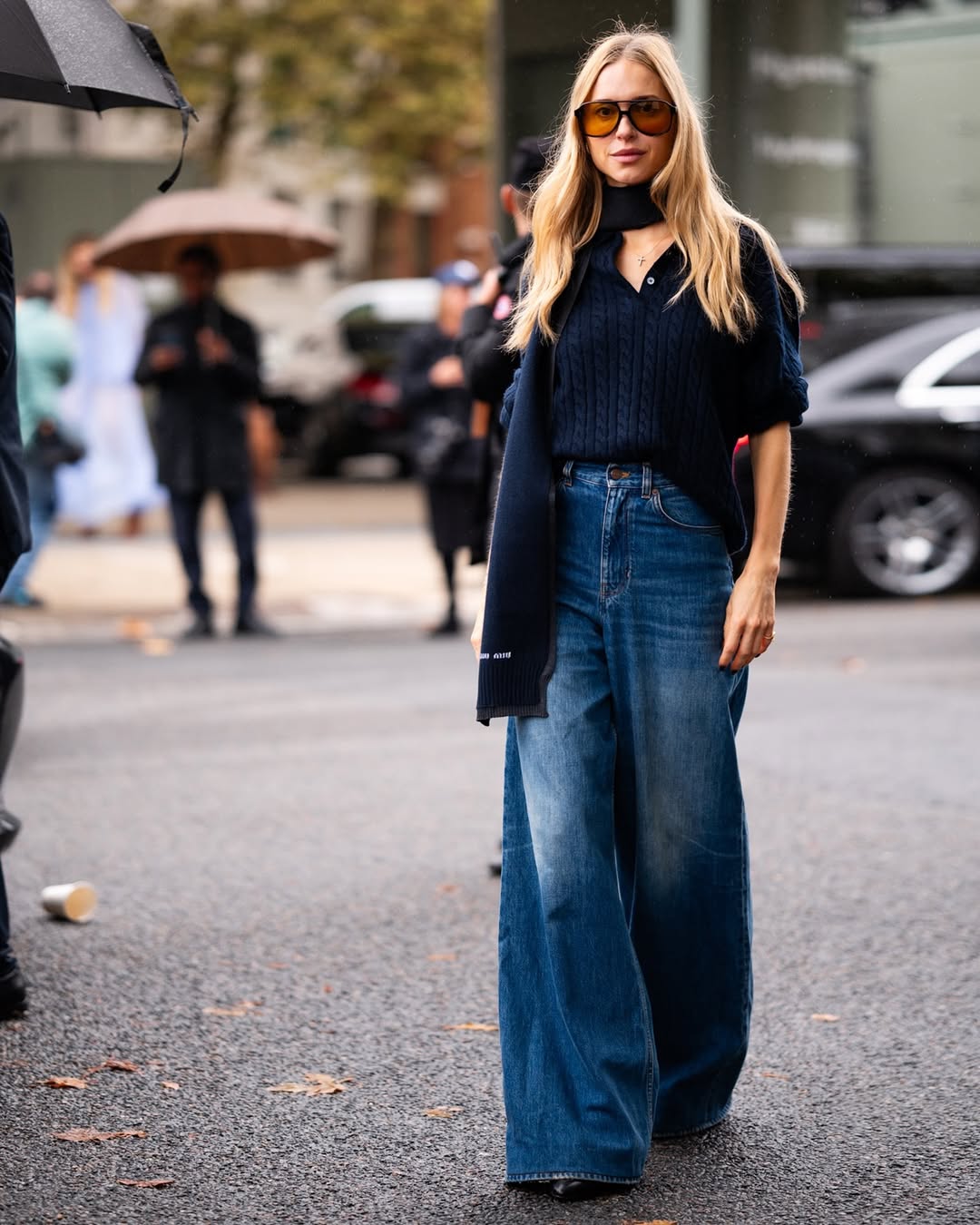 ເສື້ອໂປໂລຖັກແສ່ວກະທັດຮັດ, 'ລາຍການ' ຂອງລະດູຫນາວ - ຮູບພາບ 2. Sơ mi polo dệt kim dáng ôm, 'item' hoang dã của mùa đông- Ảnh 2.