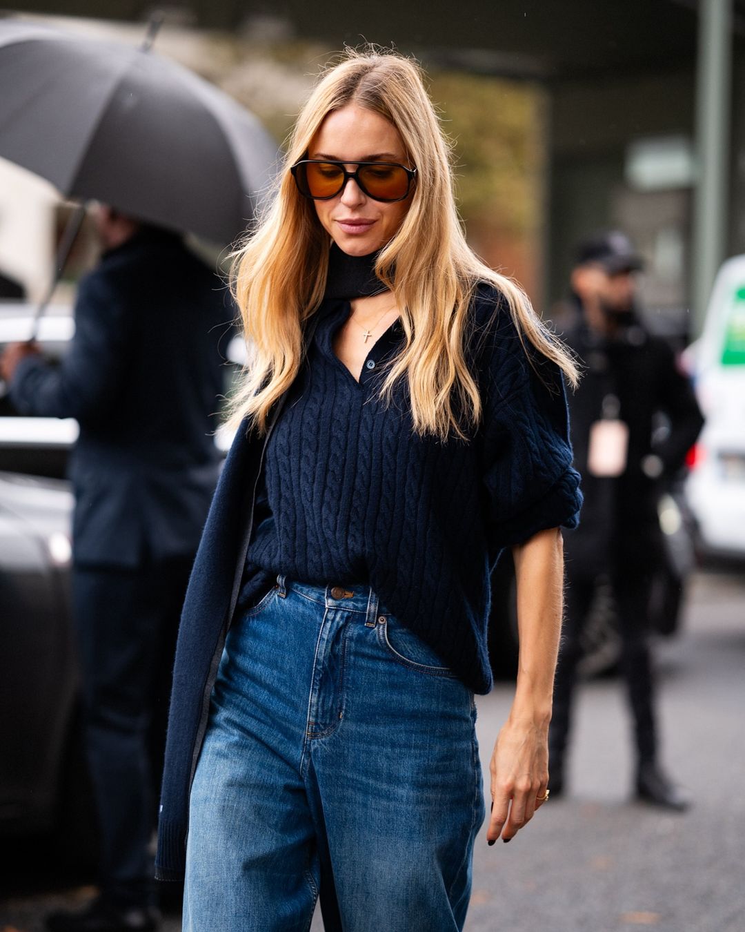 ເສື້ອໂປໂລຖັກແສ່ວກະທັດຮັດ, 'ລາຍການ' ຂອງລະດູຫນາວ - ຮູບພາບ 1. Sơ mi polo dệt kim dáng ôm, 'item' hoang dã của mùa đông- Ảnh 1.