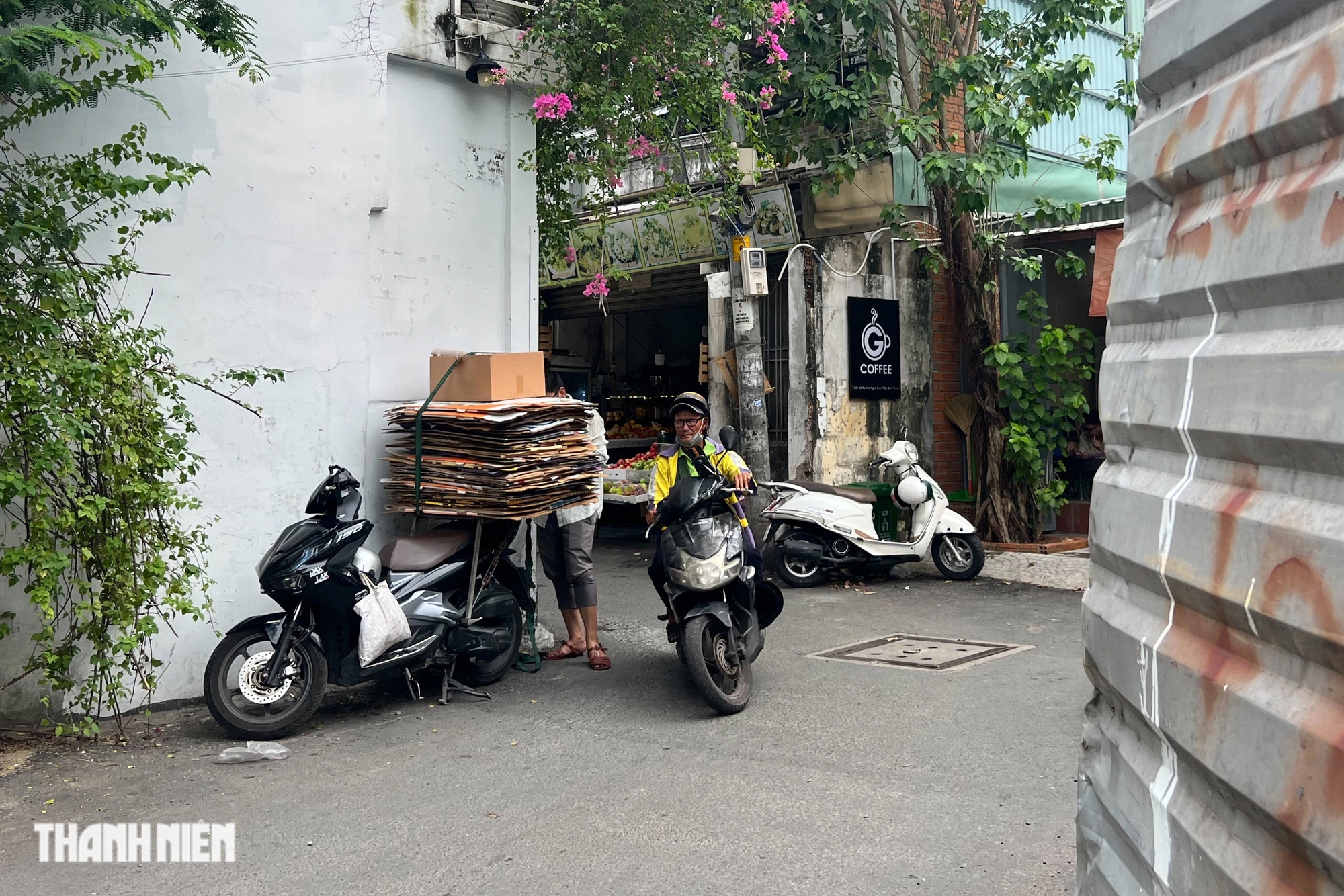 Trải nghiệm 'chặt hẻm' né kẹt xe giờ cao điểm ở TP.HCM và những điều bất ngờ- Ảnh 7.