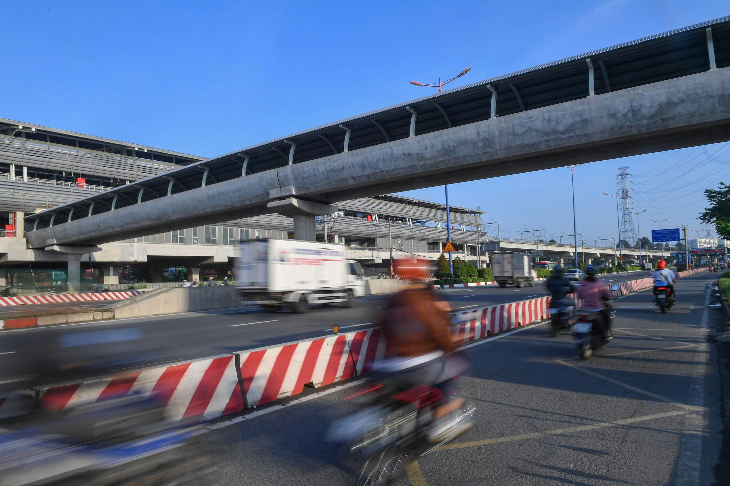 Ngắm các nhà ga metro Bến Thành - Suối Tiên có cầu vượt, giúp người dân dễ dàng đón tàu- Ảnh 7.