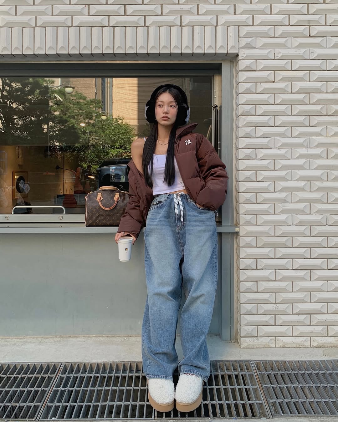 កុំខ្លាចខុសជាមួយខោខូវប៊យទាន់សម័យ - រូបថត ២. Không ngại khác biệt với quần jeans phá cách- Ảnh 2.