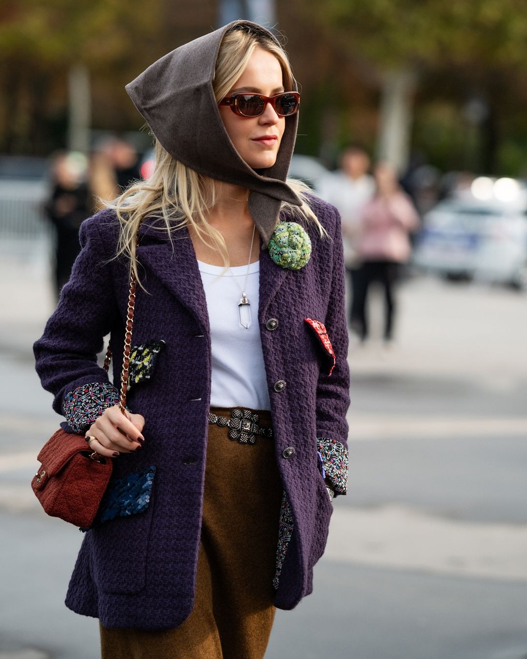 រចនាប័ទ្មឆើតឆាយដែលមិននឹកស្មានដល់ជាមួយនឹងសំពត់វែងនិងអាវធំ - រូបថត 1 ។ Tôn dáng không ngờ theo phong cách thanh lịch từ váy dài và áo khoác- Ảnh 1.