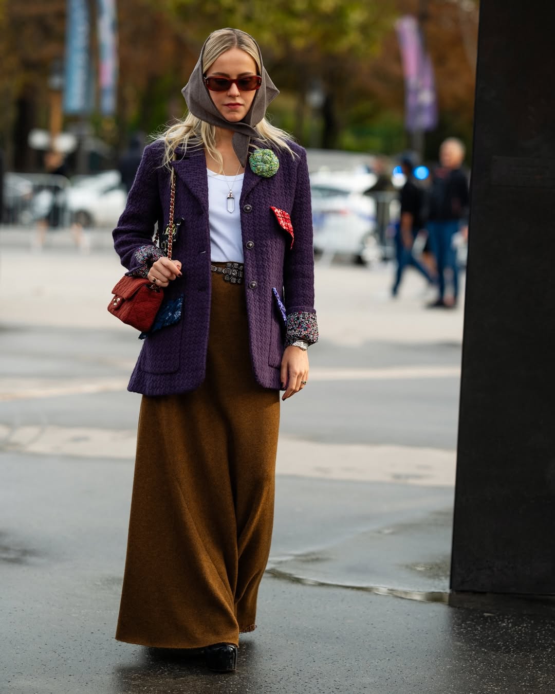 រចនាប័ទ្មឆើតឆាយដែលមិននឹកស្មានដល់ជាមួយនឹងសំពត់វែងនិងអាវធំ - រូបថត 2 ។ Tôn dáng không ngờ theo phong cách thanh lịch từ váy dài và áo khoác- Ảnh 2.