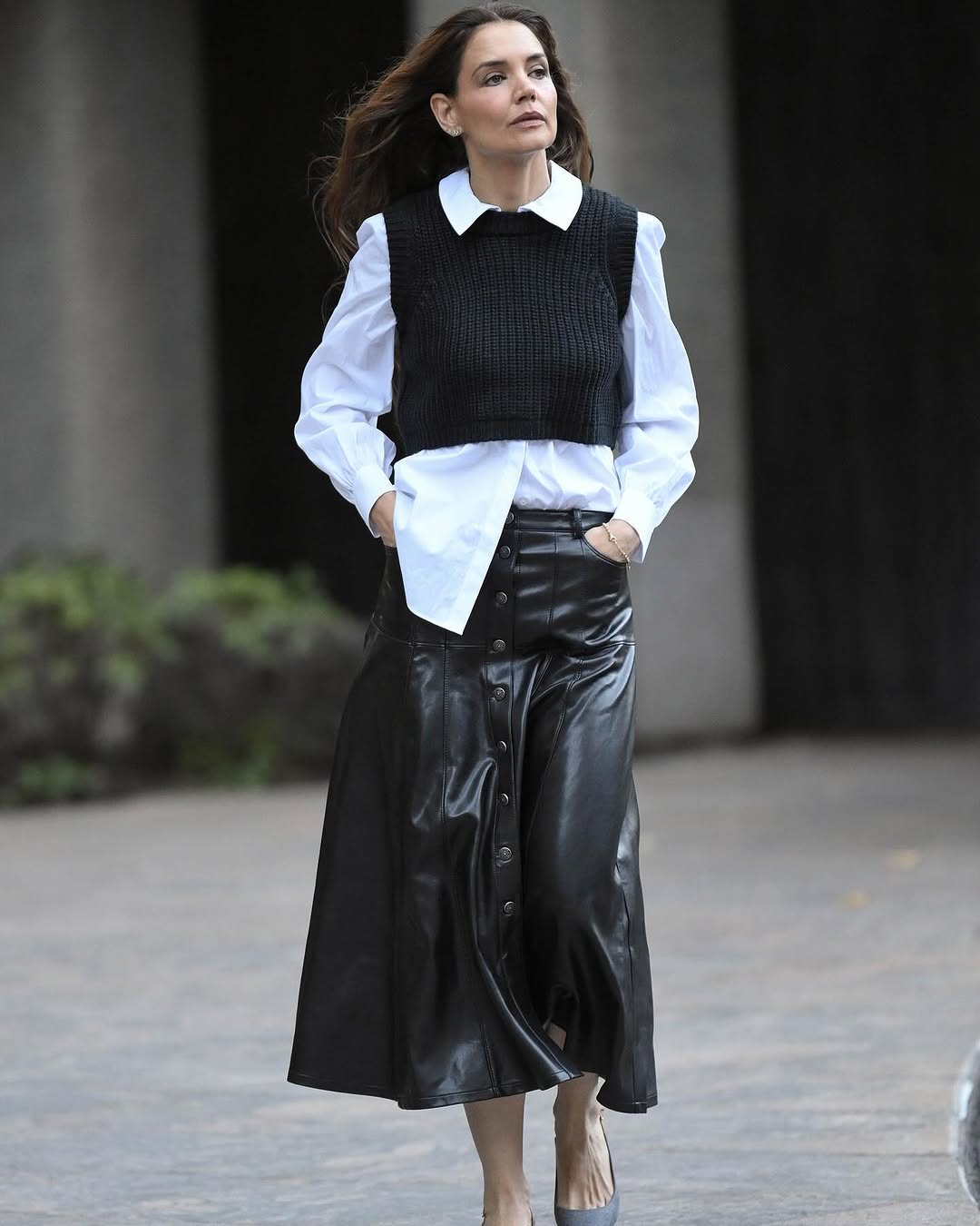 Den långa kjolmodellen som du inte kan sluta bära under den kalla årstiden - Bild 5. Kiểu chân váy dài mà bạn không thể ngừng mặc vào mùa lạnh- Ảnh 5.