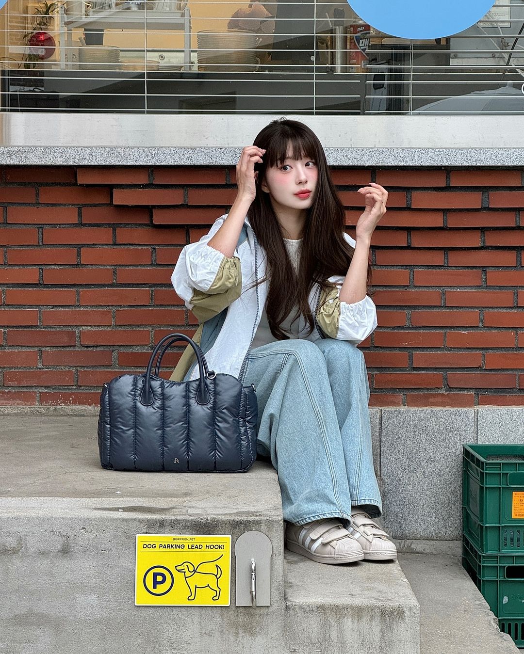 កុំខ្លាចខុសជាមួយខោខូវប៊យទាន់សម័យ - រូបថត ៦. Không ngại khác biệt với quần jeans phá cách- Ảnh 6.