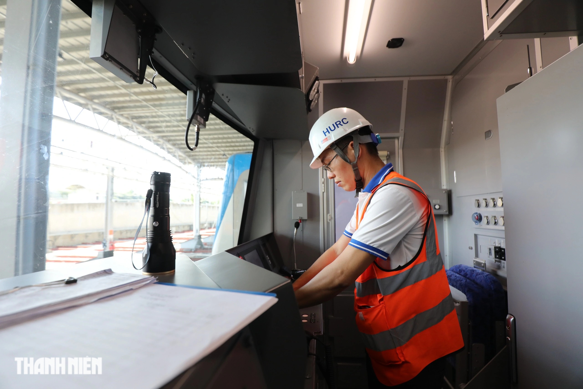 Tất bật bên trong ‘đầu não’ metro Bến Thành - Suối Tiên: Chờ ngày lăn bánh chính thức- Ảnh 10.