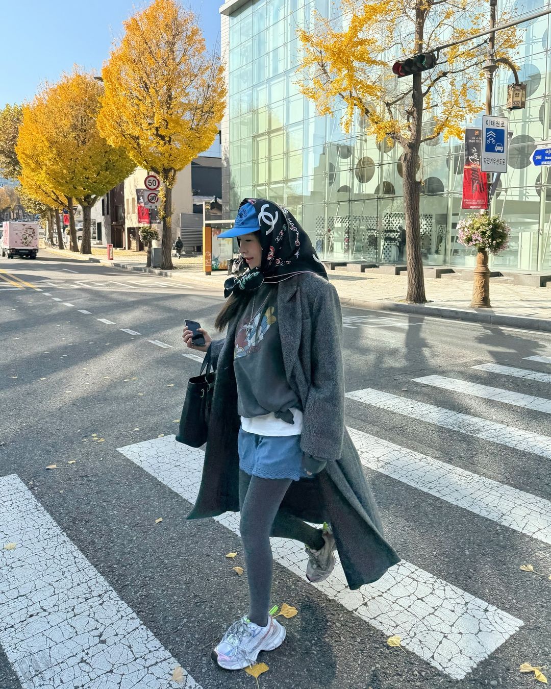 শীতকালে আঁটসাঁট পোশাক পরে আপনার পা উষ্ণ রাখুন - ছবি ৭। Giữ ấm đôi chân ngày đông với quần tất- Ảnh 7.