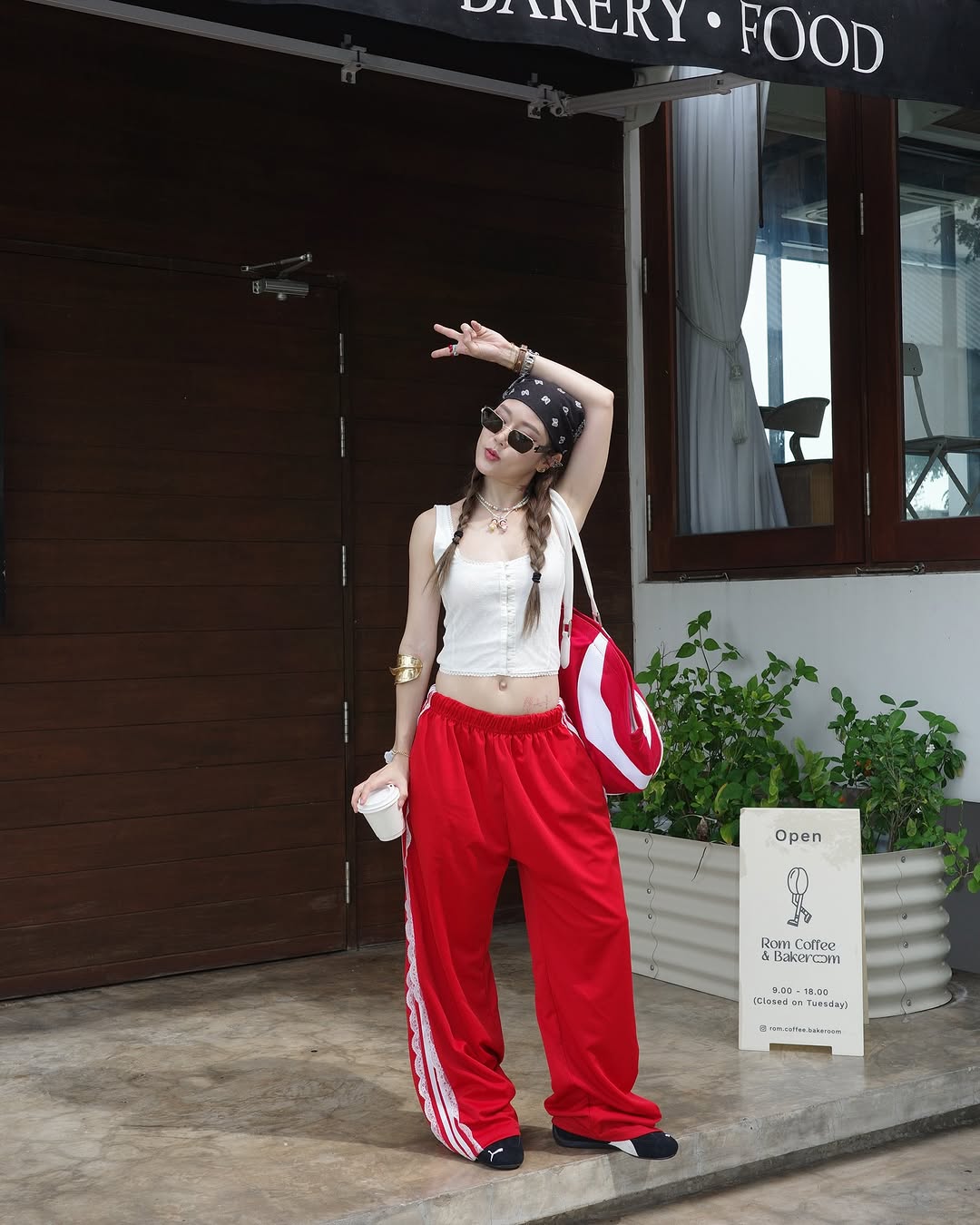 Prueba diferentes estilos con turbantes - Foto 8. Thử đa dạng phong cách cùng khăn turban- Ảnh 8.