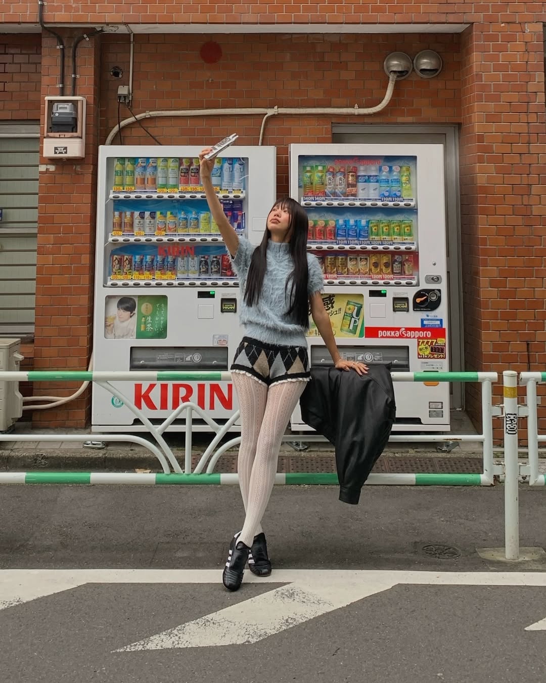 শীতকালে আঁটসাঁট পোশাক পরে আপনার পা উষ্ণ রাখুন - ছবি ৯। Giữ ấm đôi chân ngày đông với quần tất- Ảnh 9.