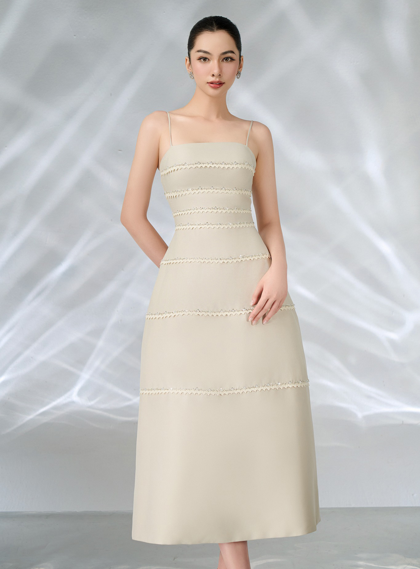 Αυτό είναι το πιο πολυτελές και κομψό φόρεμα για πάρτι - Φωτογραφία 4. Kiểu đầm dự tiệc sang trọng và quý phái bậc nhất là đây- Ảnh 4.