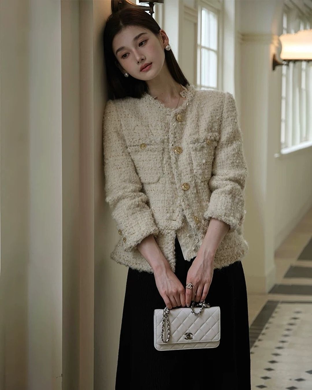 Pernyataan gaya dengan pakaian wol - Foto 4. Bản tuyên ngôn đầy phong cách với trang phục vải tweed- Ảnh 4.