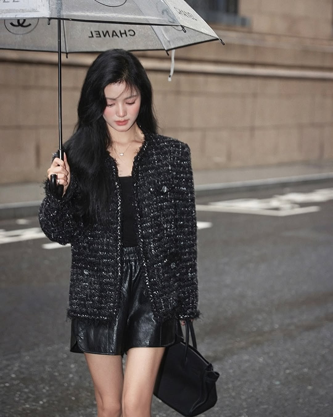 Pernyataan gaya dengan pakaian wol - Foto 9. Bản tuyên ngôn đầy phong cách với trang phục vải tweed- Ảnh 9.