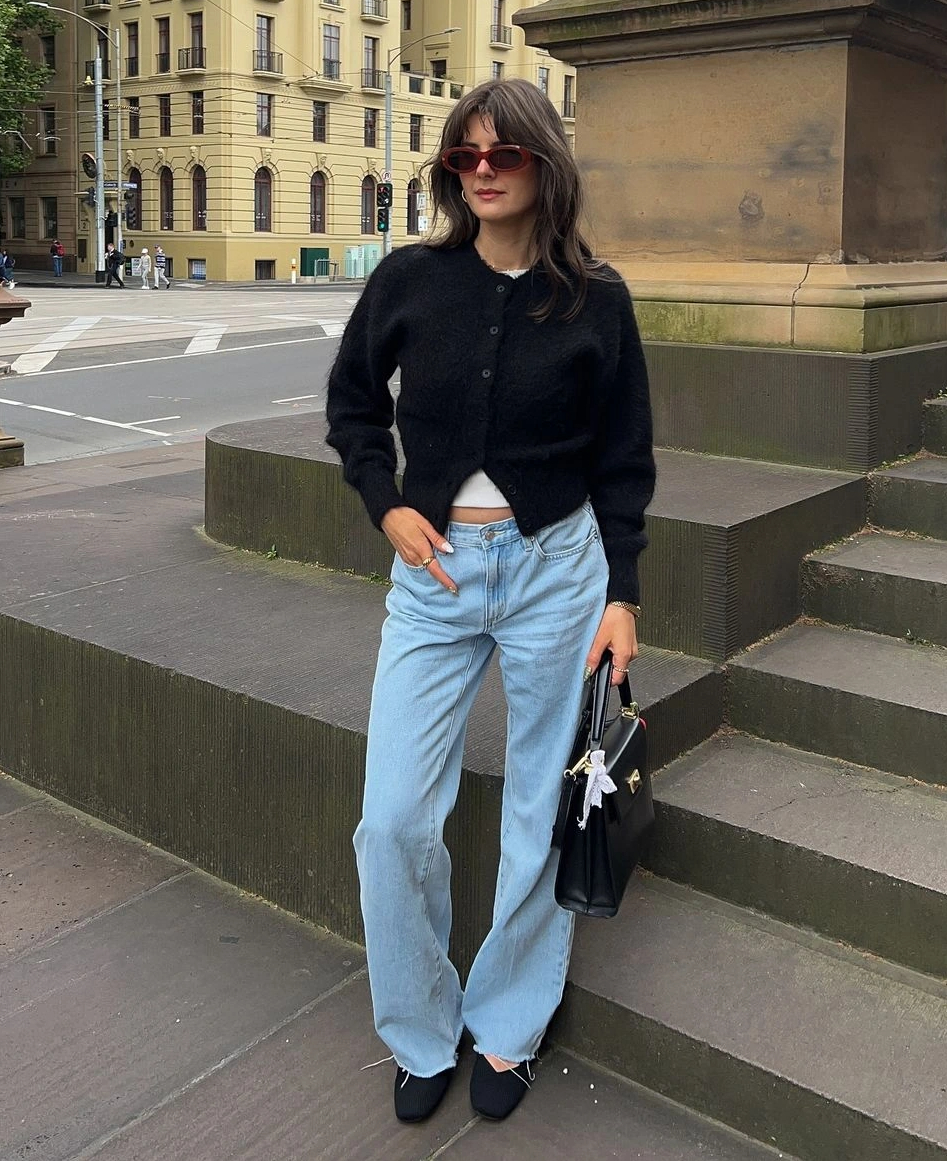 Svetry, kardigany a jak sladit outfity podle trendů chladného období - Foto 4. Áo len, cardigan và cách phối đồ chuẩn xu hướng mùa lạnh- Ảnh 4.