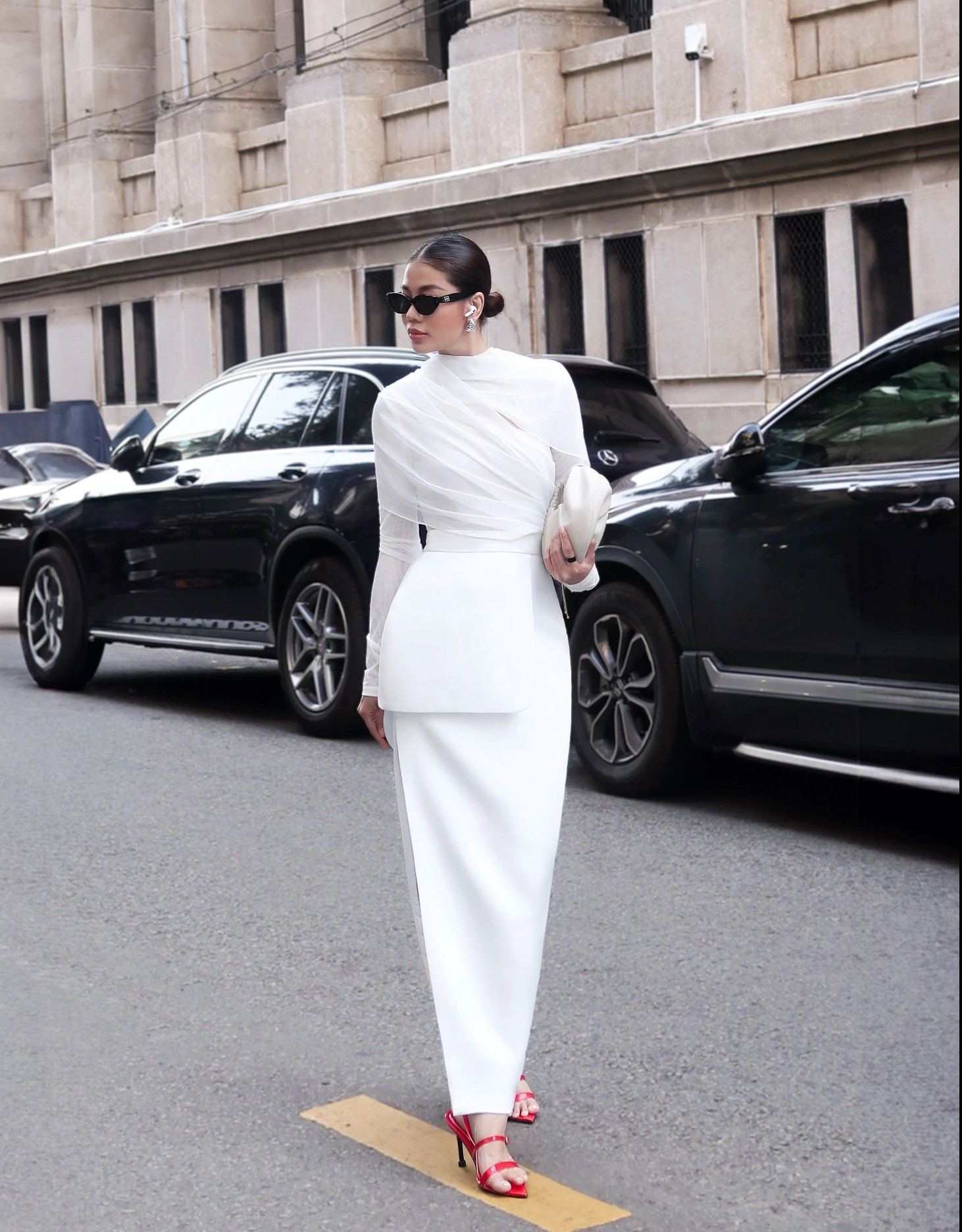 ស្ទីលរុំព័ទ្ធ រចនាប័ទ្មតិចតួចបំផុតសម្រាប់រដូវរងា - រូបថត 10 ។ Áo vạt chéo, quấn cách điệu, phong cách tối giản cho mùa đông- Ảnh 10.