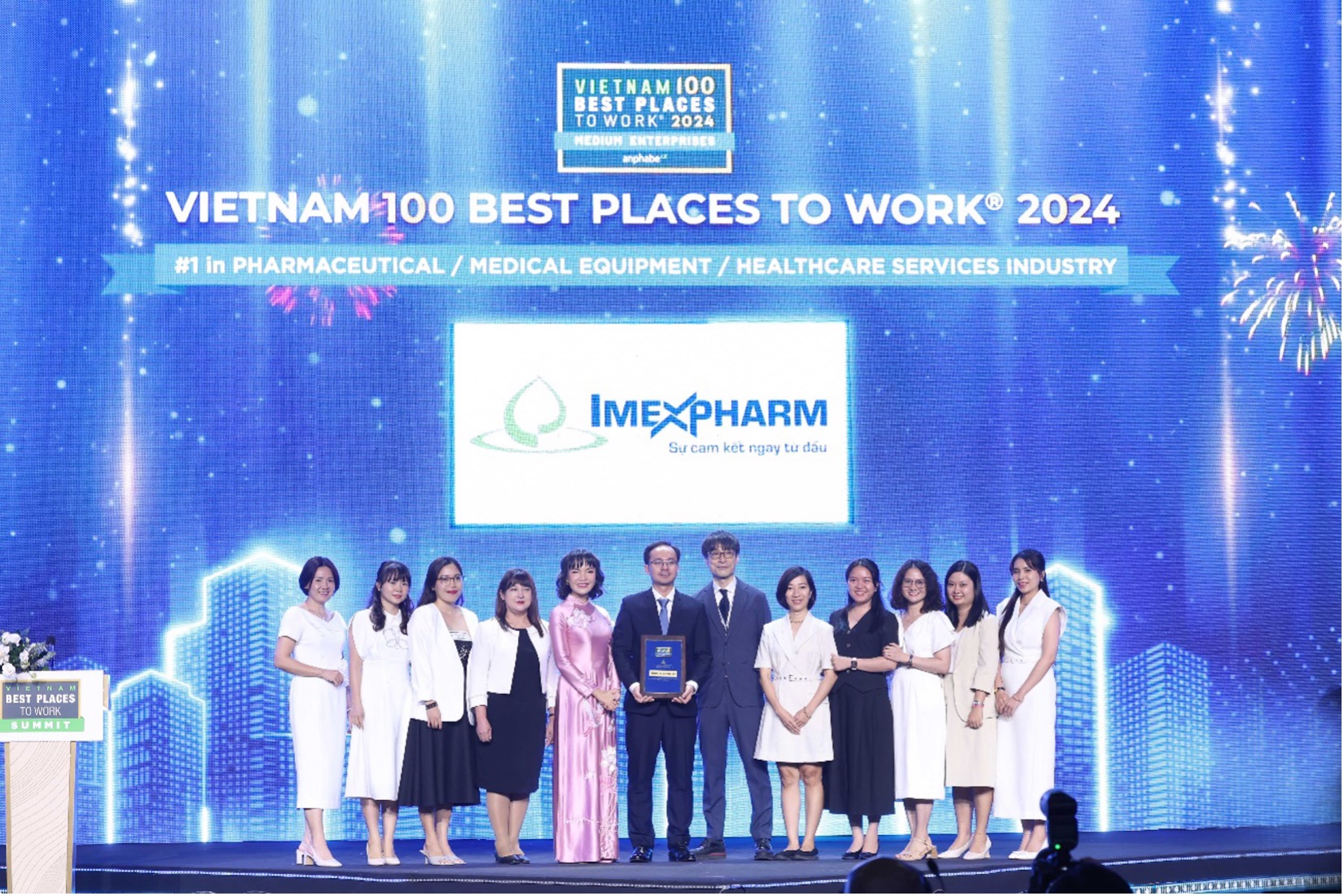 Imexpharm dẫn đầu về môi trường làm việc tốt nhất Việt Nam 2024- Ảnh 1. Imexpharm được vinh danh là Công ty có môi trường làm việc tốt nhất Việt Nam năm 2024