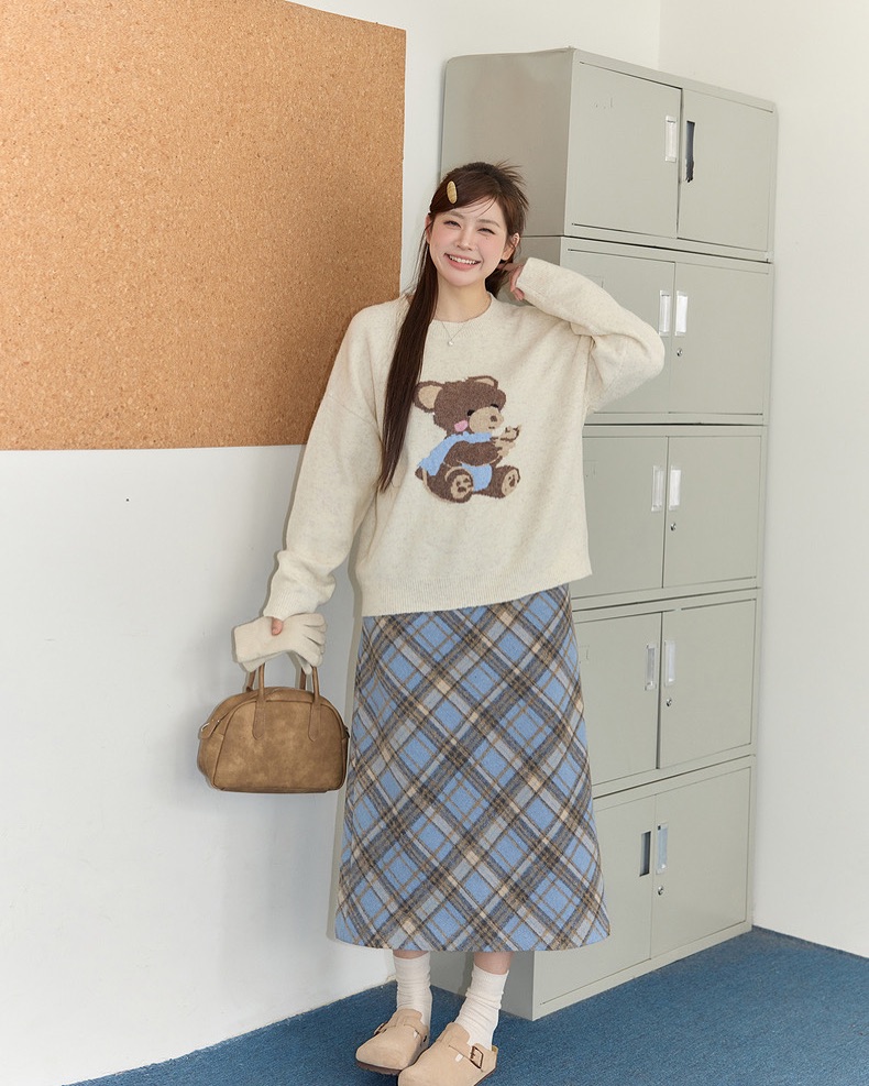 Awaken classic style with plaid pattern - Photo 1. Đánh thức phong cách cổ điển với họa tiết caro- Ảnh 1.