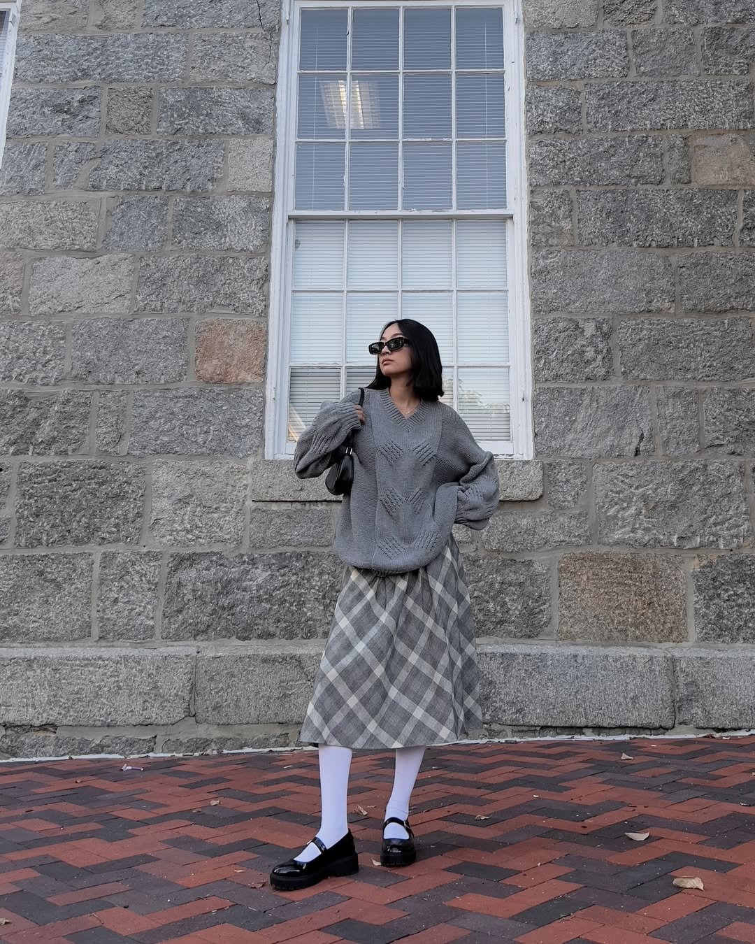 Awaken classic style with plaid pattern - Photo 10. Đánh thức phong cách cổ điển với họa tiết caro- Ảnh 10.