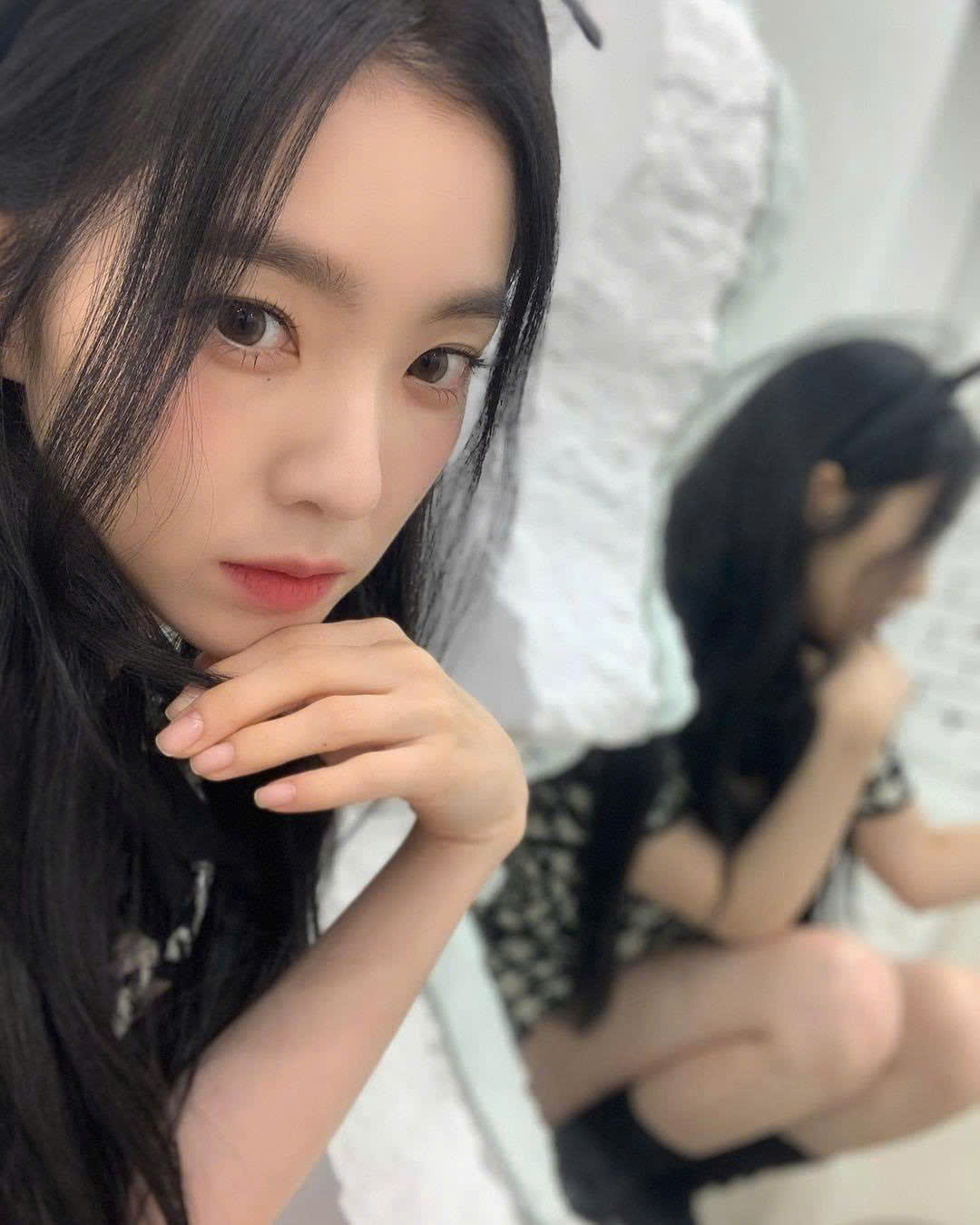 Yoona dan Irene kelihatan cantik dengan baju tweed, visual taikun yang sempurna - Foto 7. Yoona và Irene đẹp mãn nhãn với áo vải tweed, chuẩn visual tài phiệt- Ảnh 7.