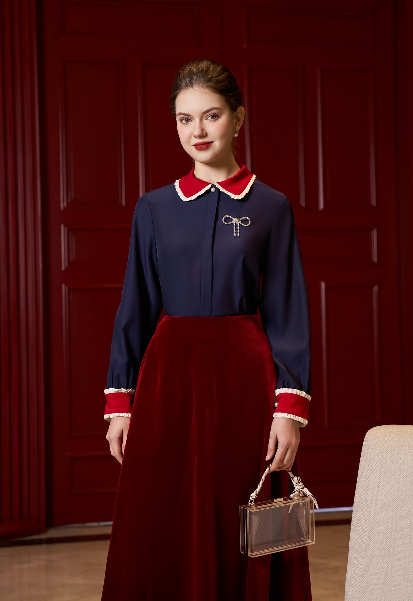 ពណ៌ក្រហមគឺជាពណ៌នៃភាពទាក់ទាញ និងថាមពល - រូបថត ៤. Sắc đỏ là gam màu của sự quyến rũ và quyền lực- Ảnh 4.