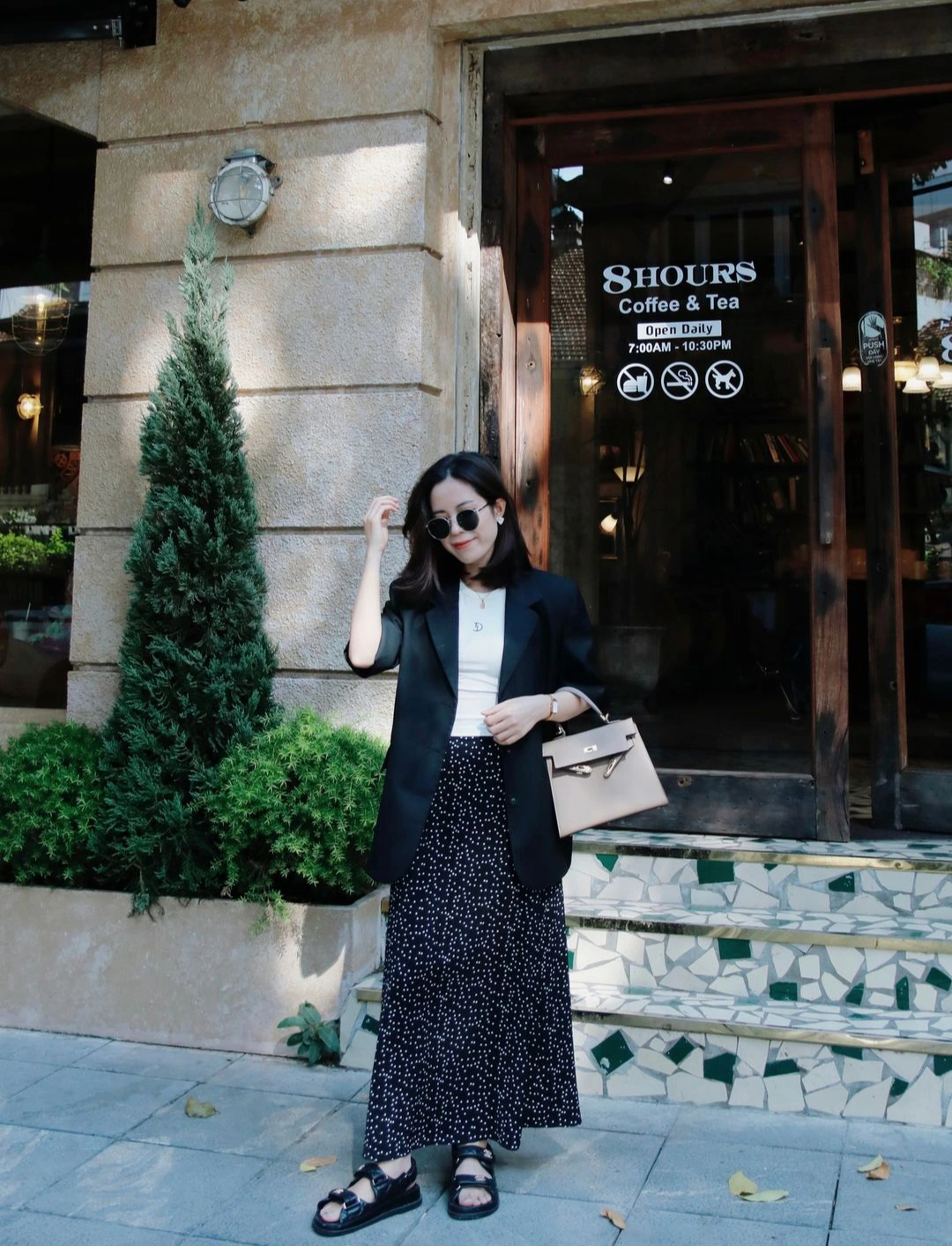 3 jenis rok yang tak boleh dilewatkan jika dipadukan dengan blazer - Foto 7. 3 kiểu chân váy không thể thiếu khi diện cùng blazer- Ảnh 7.