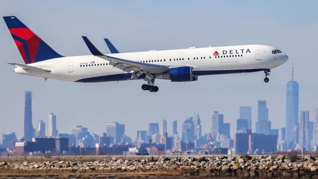 Hy hữu: Hành khách trốn trên máy bay suốt 7 tiếng mà không có vé, giấy tờ- Ảnh 1.