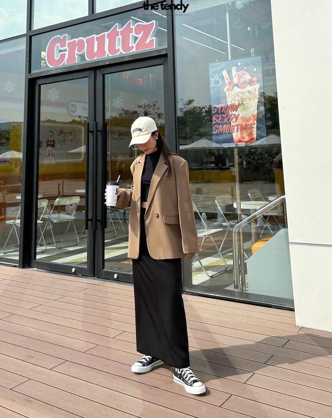 3 jenis rok yang tak boleh dilewatkan saat dikenakan dengan blazer - Foto 11. 3 kiểu chân váy không thể thiếu khi diện cùng blazer- Ảnh 11.