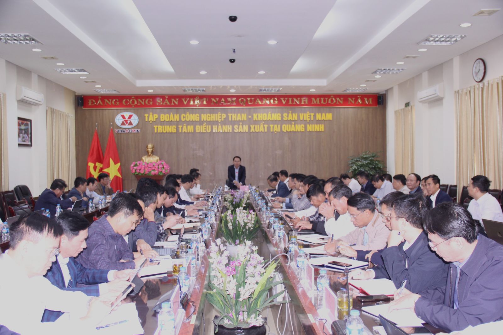 TKV đẩy mạnh sản xuất, tiêu thụ than để hoàn thành kế hoạch năm 2024- Ảnh 1. TKV đẩy mạnh sản xuất, tiêu thụ than để hoàn thành kế hoạch năm 2024- Ảnh 1.