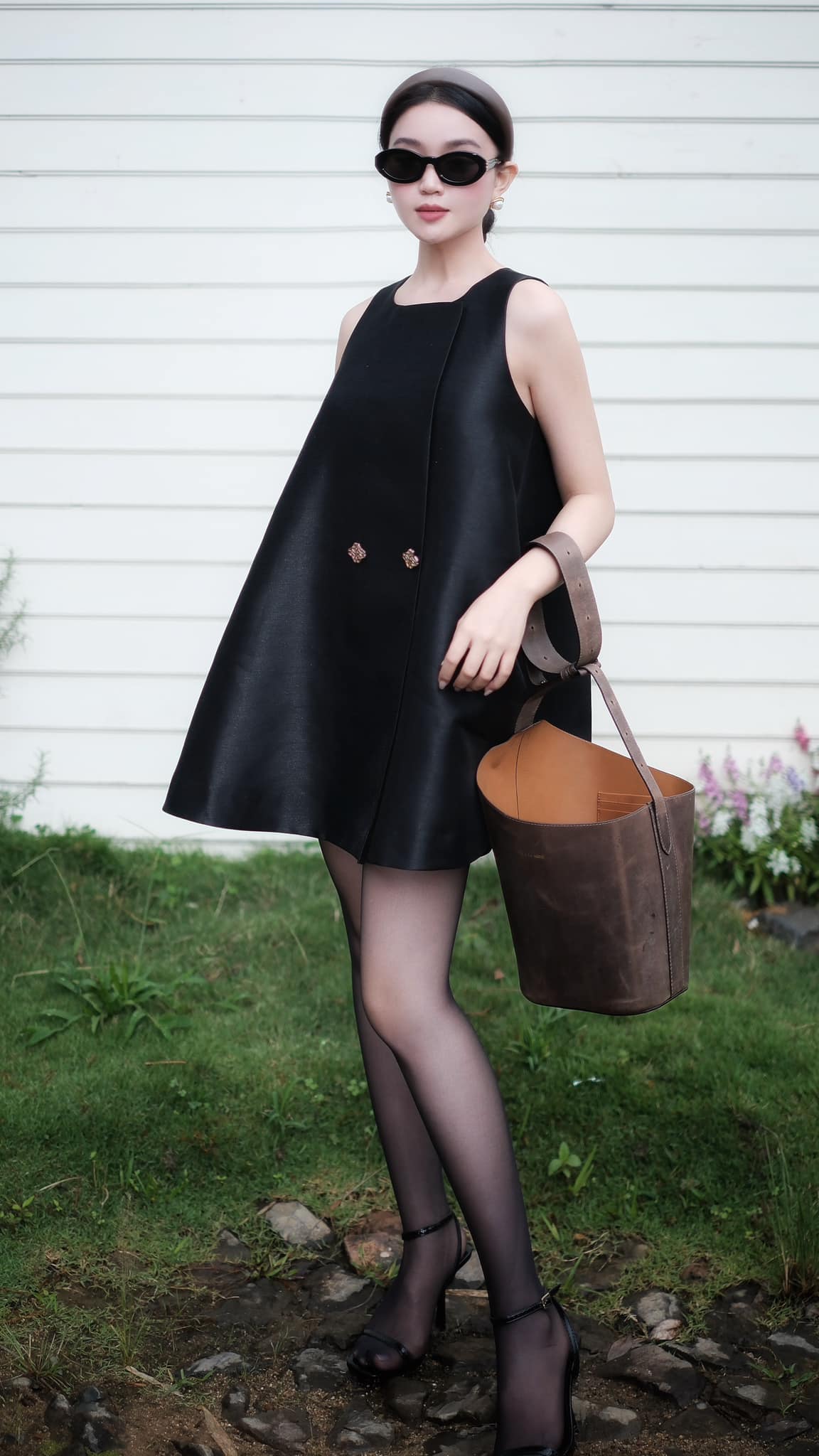 Khám phá sự thanh lịch từ váy suông phom chữ A- Ảnh 8. Khám phá sự thanh lịch từ váy suông phom chữ A- Ảnh 8.