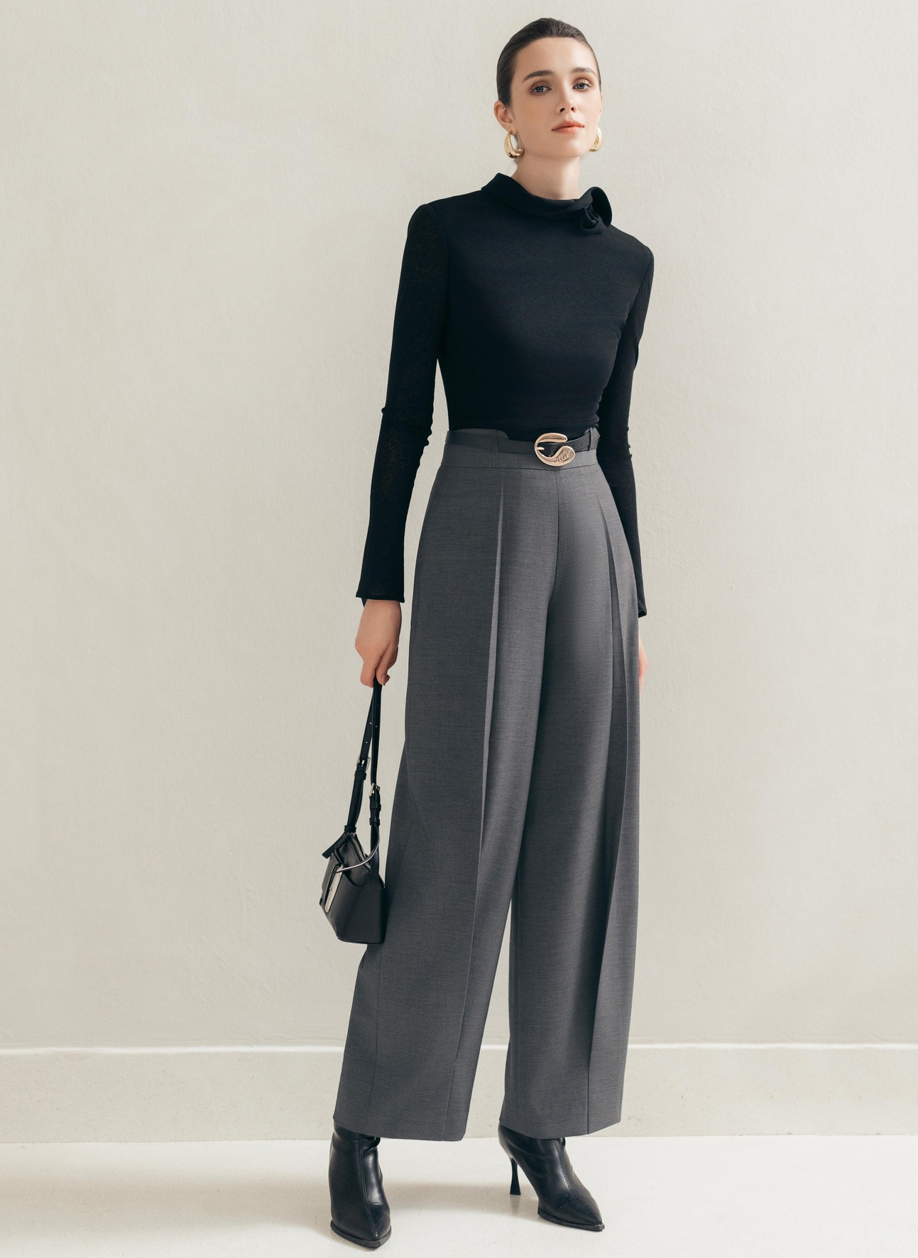 Minimalistisk stil og tiltrekningen av sofistikert, eksklusiv skjønnhet - Bilde 9. Phong cách tối giản và sức hút từ vẻ đẹp tinh tế, thượng lưu- Ảnh 9.