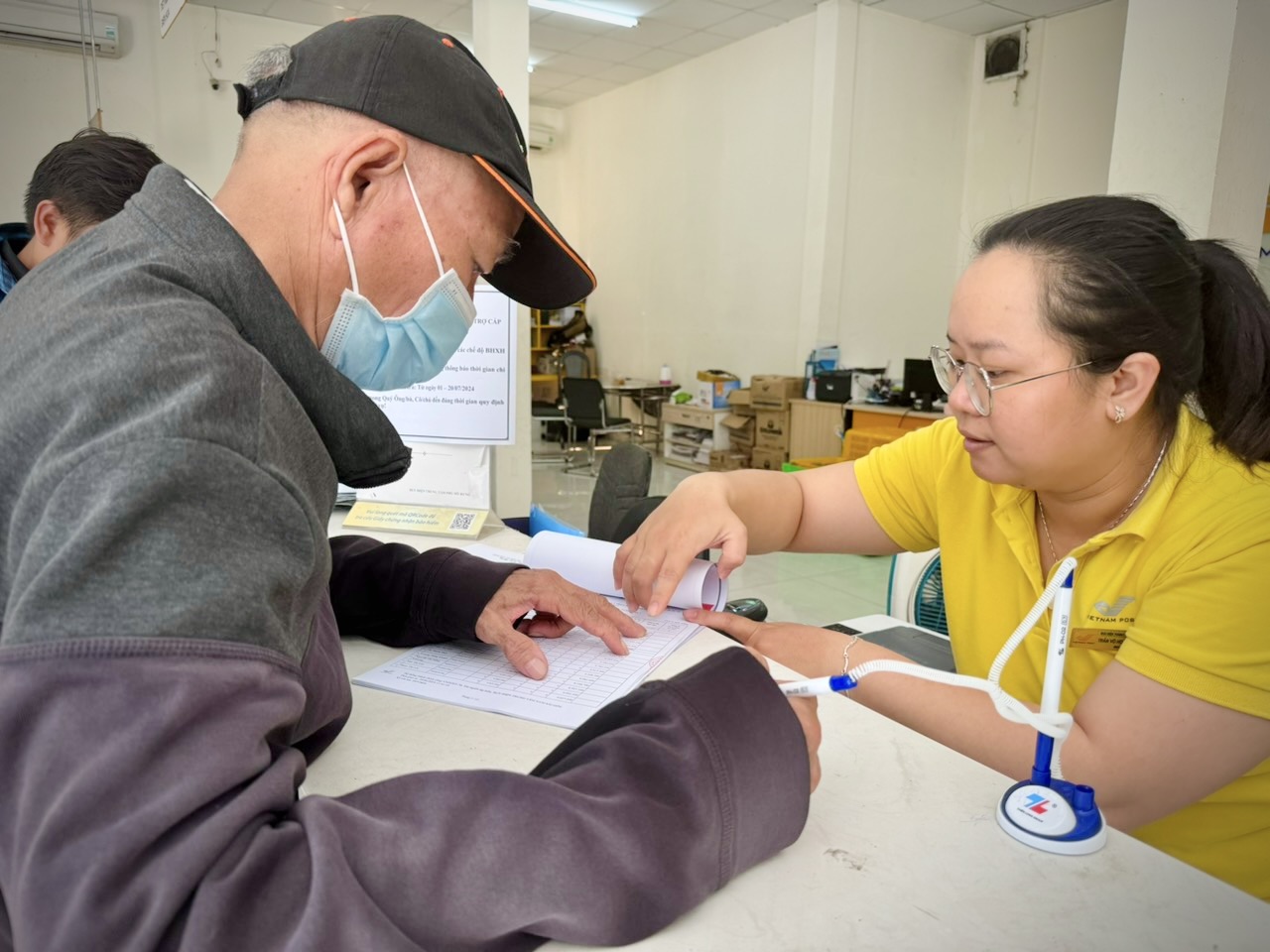 Rút BHXH 1 lần: So sánh luật BHXH 2014 và luật BHXH mới- Ảnh 2. Rút BHXH 1 lần: So sánh luật BHXH 2014 và luật BHXH mới- Ảnh 2.