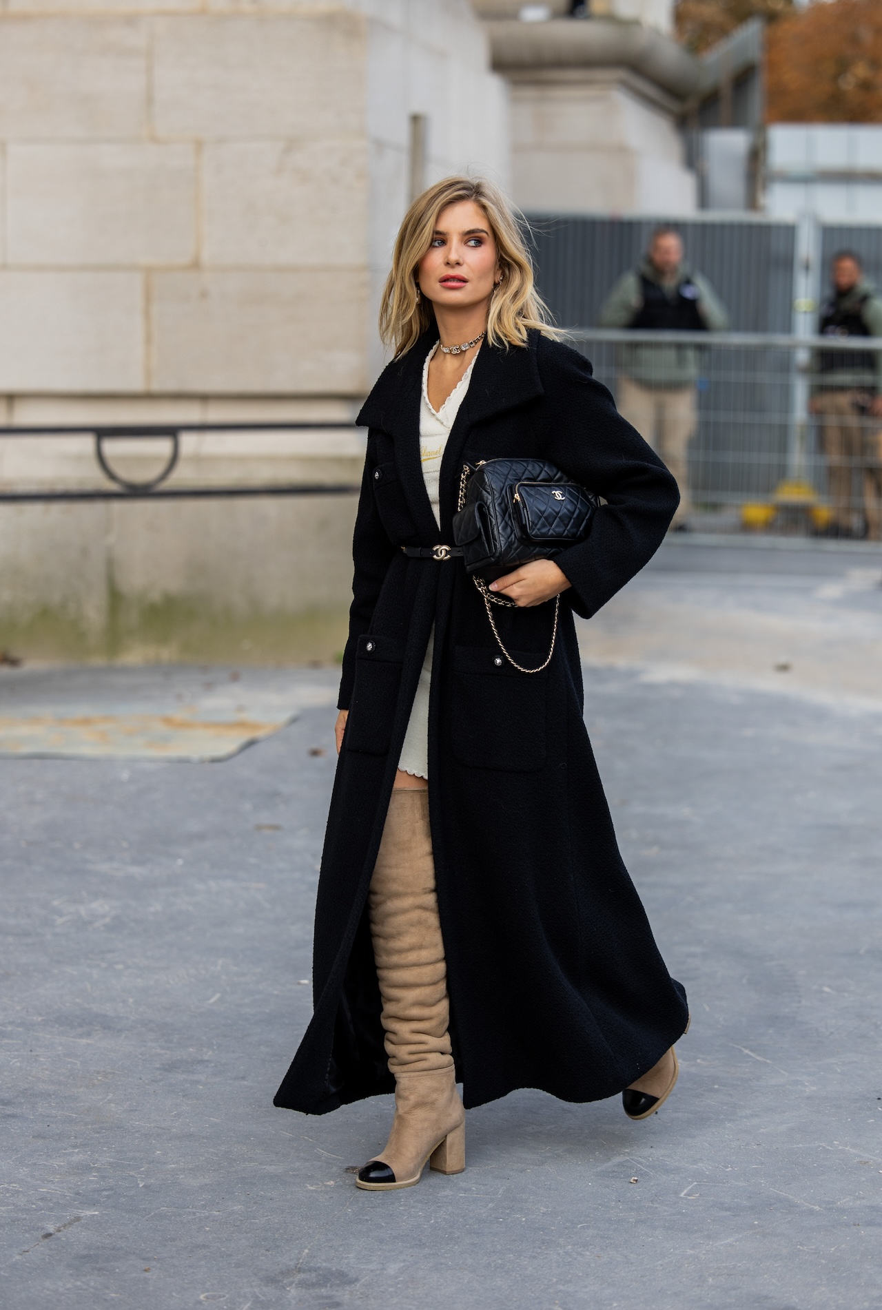 La moda de otoño e invierno de las It Girls revoluciona las calles - Foto 2. Thời trang mùa thu đông từ các It Girl khuấy động đường phố- Ảnh 2.