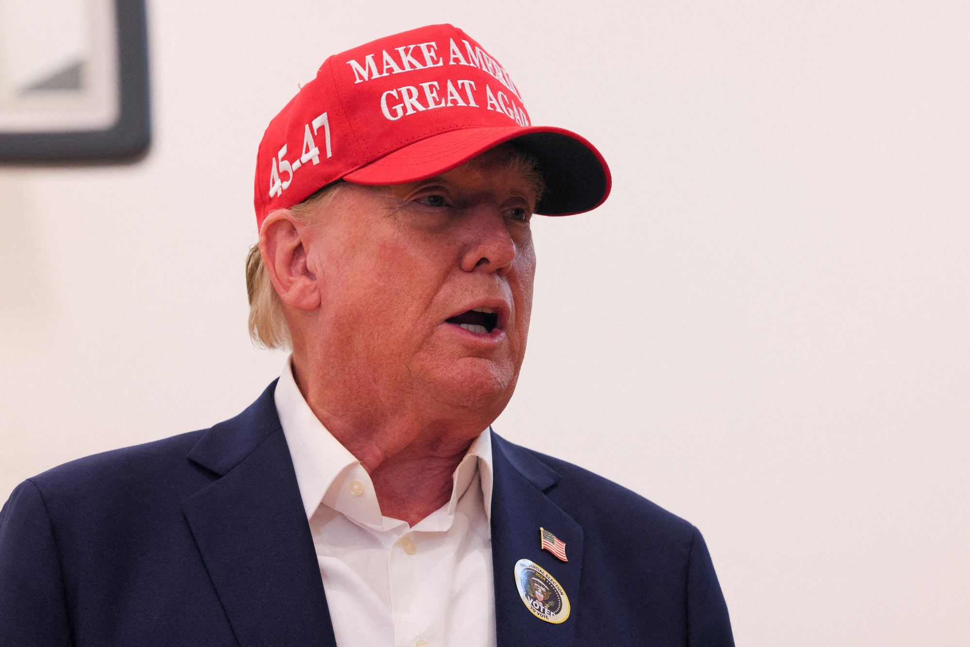 Trực tiếp kết quả dự phóng: Ông Trump thắng liên tiếp, đang dẫn trước bà Harris- Ảnh 1. Trực tiếp kết quả dự phóng: Ông Trump thắng liên tiếp, đang dẫn trước bà Harris- Ảnh 1.