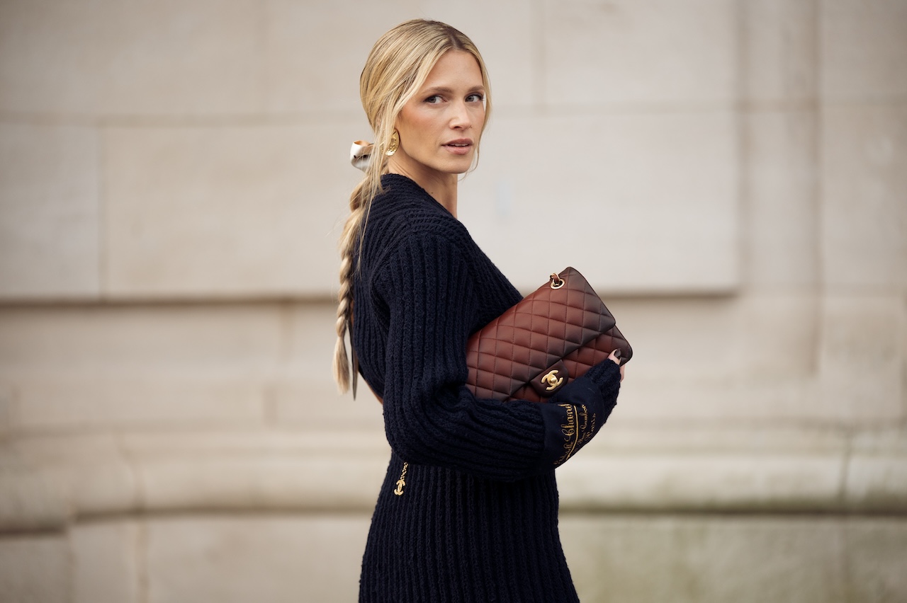 La moda de otoño e invierno de las It Girls revoluciona las calles - Foto 8. Thời trang mùa thu đông từ các It Girl khuấy động đường phố- Ảnh 8.
