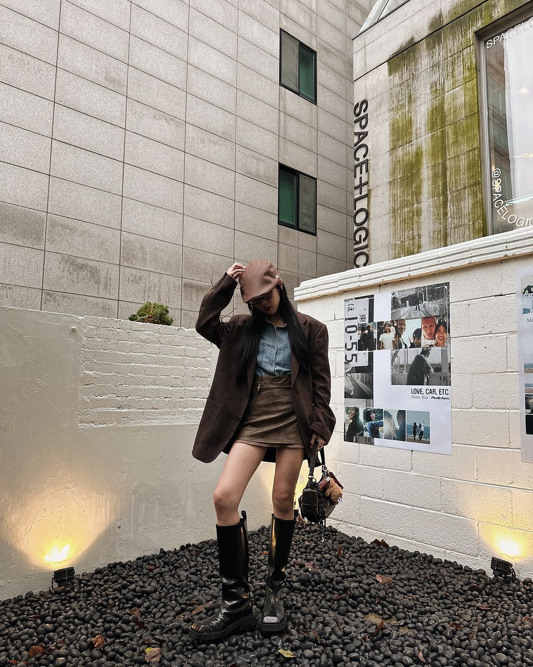 រក្សាភាពកក់ក្តៅ ប៉ុន្តែនៅតែឆើតឆាយជាមួយនឹងអាវធំ - រូបថត ៨. Giữ ấm nhưng vẫn thanh lịch với áo khoác blazer- Ảnh 8.