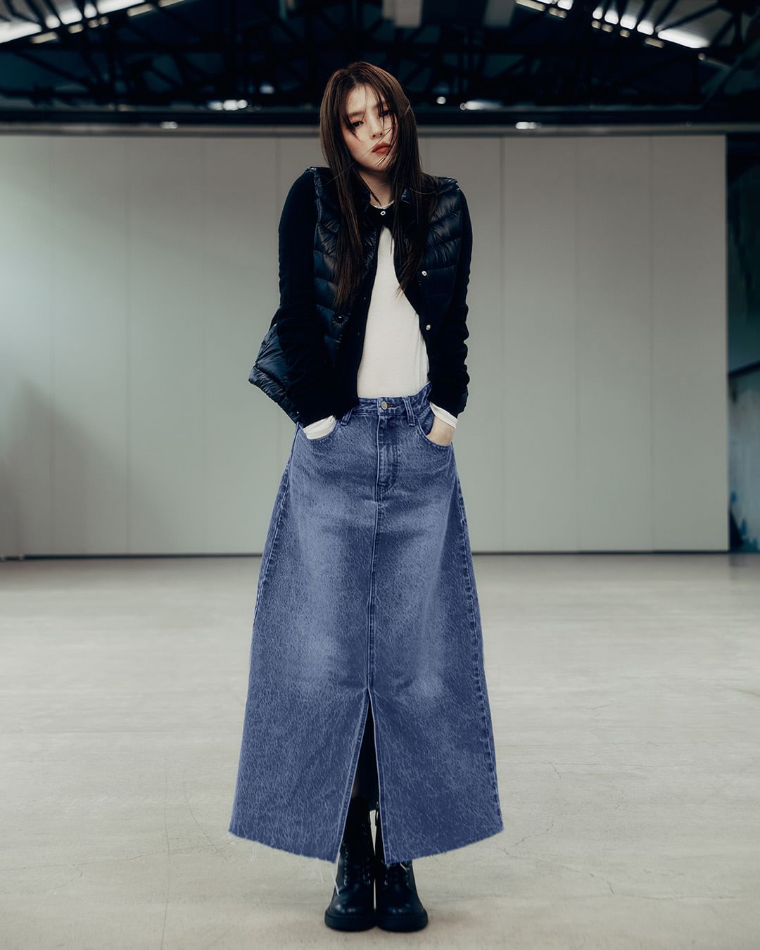 Ấm áp và thanh lịch cho mùa lạnh với chân váy dài- Ảnh 2. Ấm áp và thanh lịch cho mùa lạnh với chân váy dài- Ảnh 2.