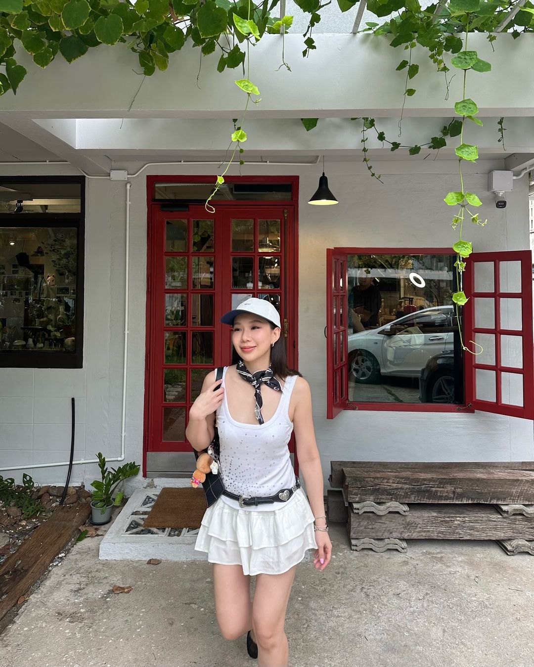 แปลงโฉมเป็นสาวเท่ด้วยหมวกเบสบอล - รูปที่ 8 Hóa thân thành cô nàng cá tính với mũ lưỡi trai- Ảnh 8.