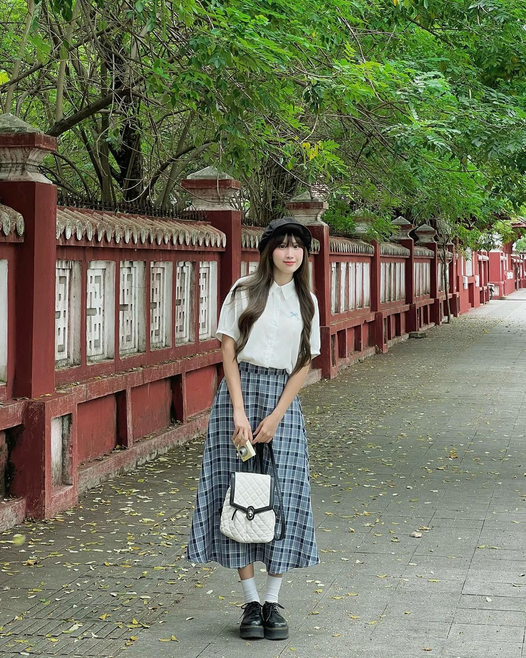 Ấm áp và thanh lịch cho mùa lạnh với chân váy dài- Ảnh 8. Ấm áp và thanh lịch cho mùa lạnh với chân váy dài- Ảnh 8.