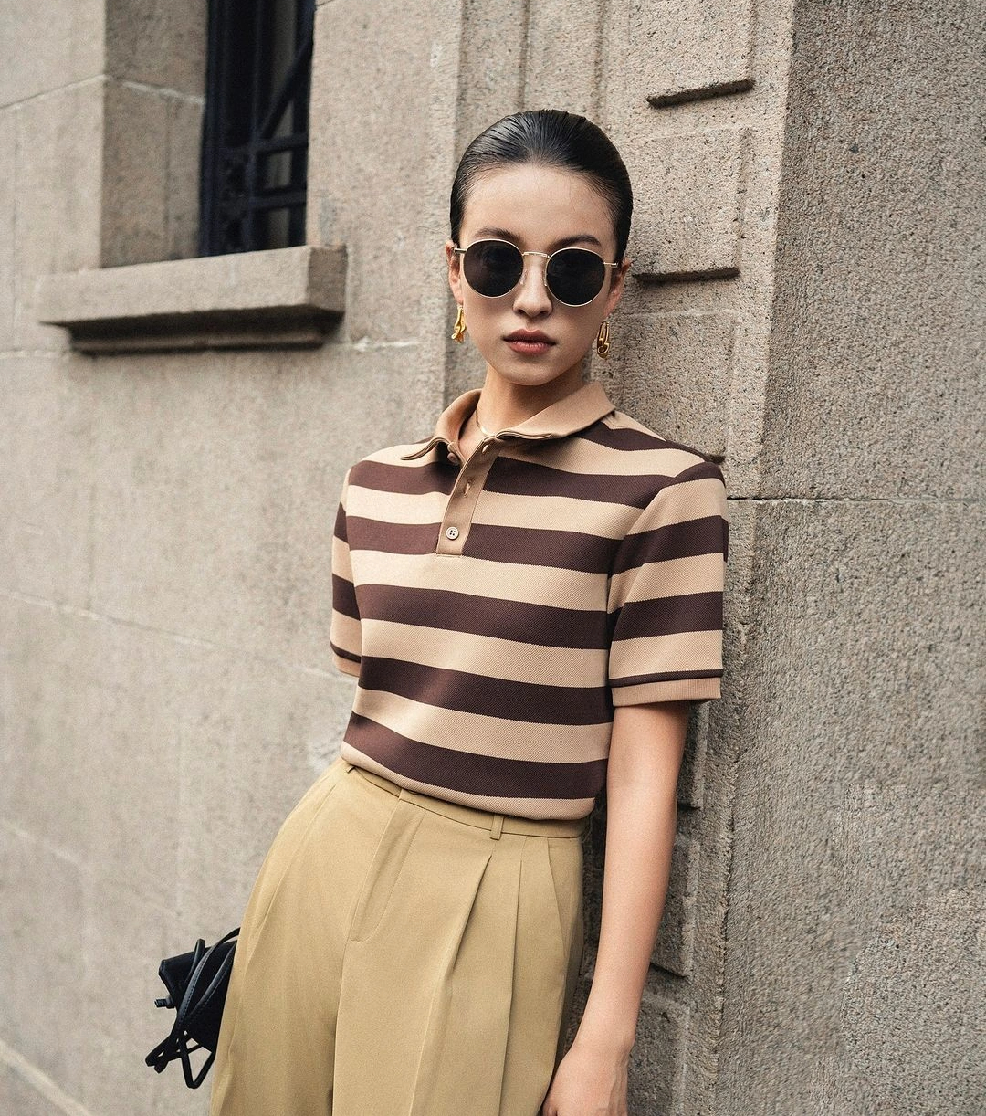Xu hướng áo polo kẻ ngang khuấy đảo phong cách đường phố mùa này- Ảnh 5. Xu hướng áo polo kẻ ngang khuấy đảo phong cách đường phố mùa này- Ảnh 5.
