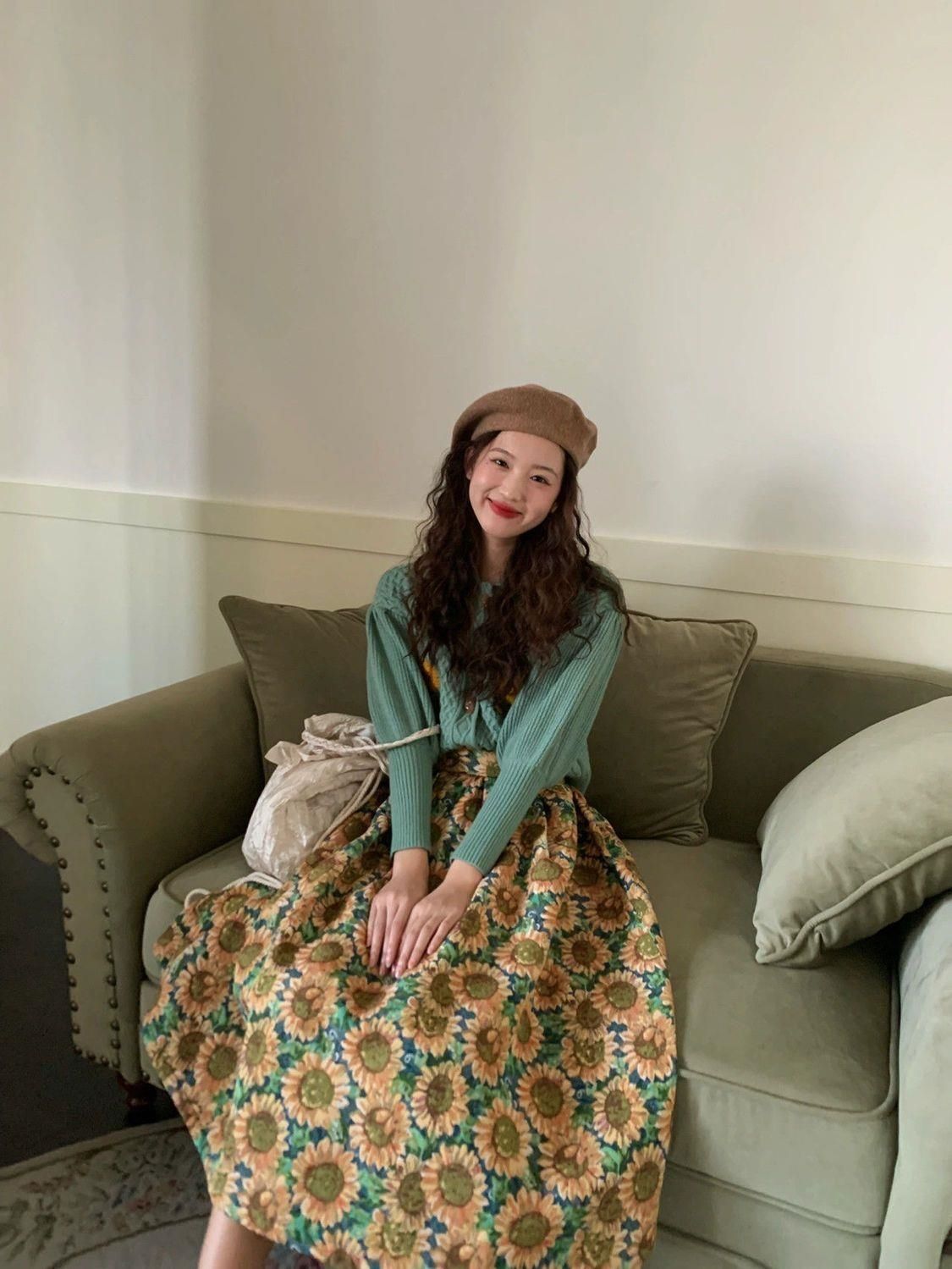 לזרוח בחורף הקר עם מוטיבים פרחוניים - תמונה 1. Tỏa sáng giữa mùa đông lạnh giá với họa tiết hoa lá- Ảnh 1.