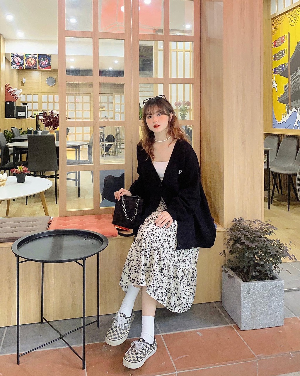 לזרוח בחורף הקר עם מוטיבים פרחוניים - תמונה 5. Tỏa sáng giữa mùa đông lạnh giá với họa tiết hoa lá- Ảnh 5.