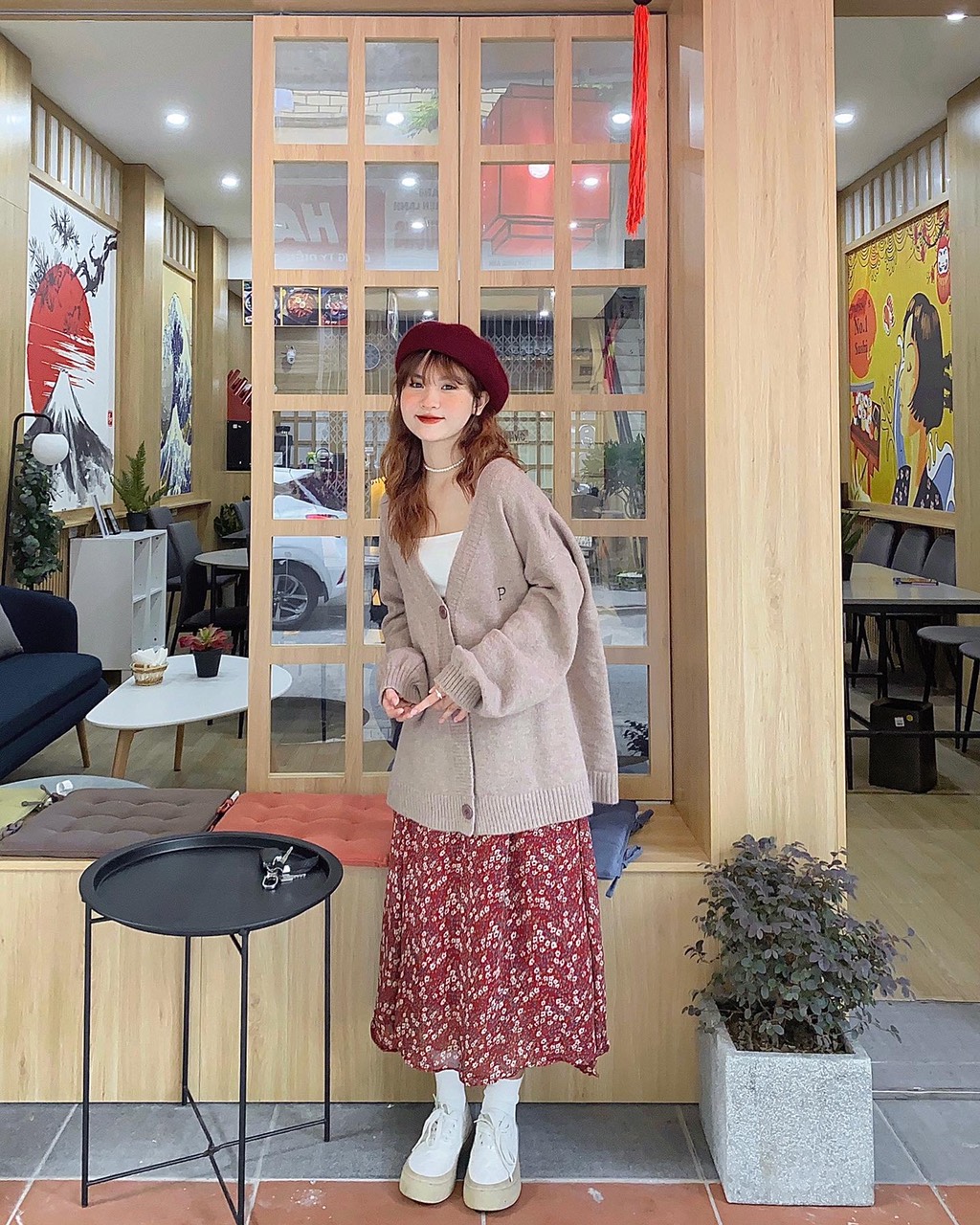 לזרוח בחורף הקר עם מוטיבים פרחוניים - תמונה 6. Tỏa sáng giữa mùa đông lạnh giá với họa tiết hoa lá- Ảnh 6.